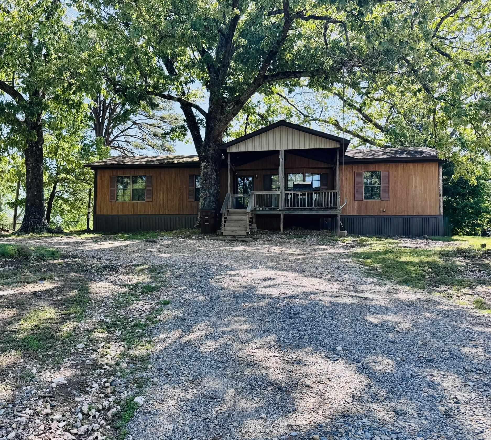 944 E Highway 270 Property Photo 1