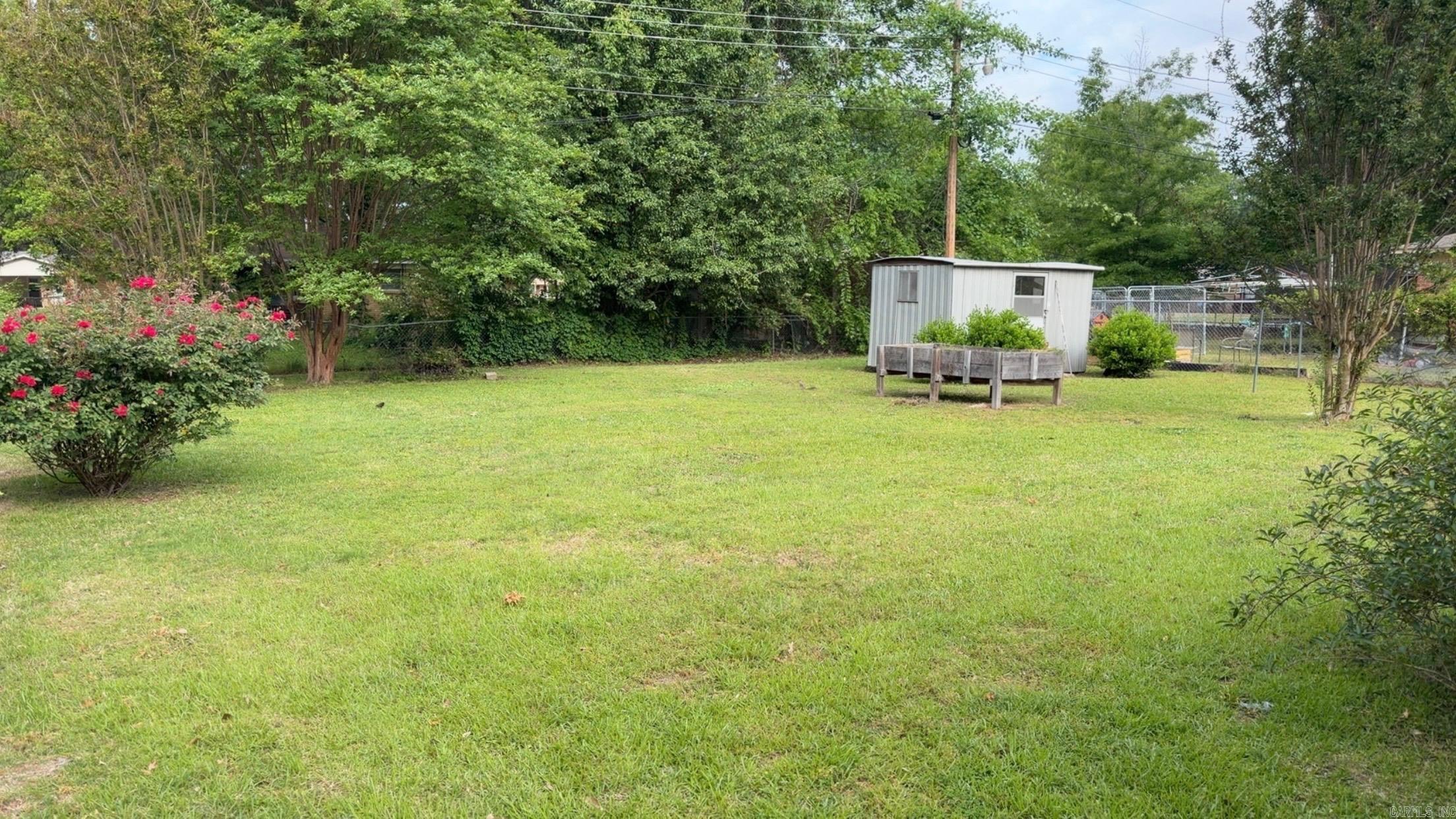 104 S Crestview Property Photo 13