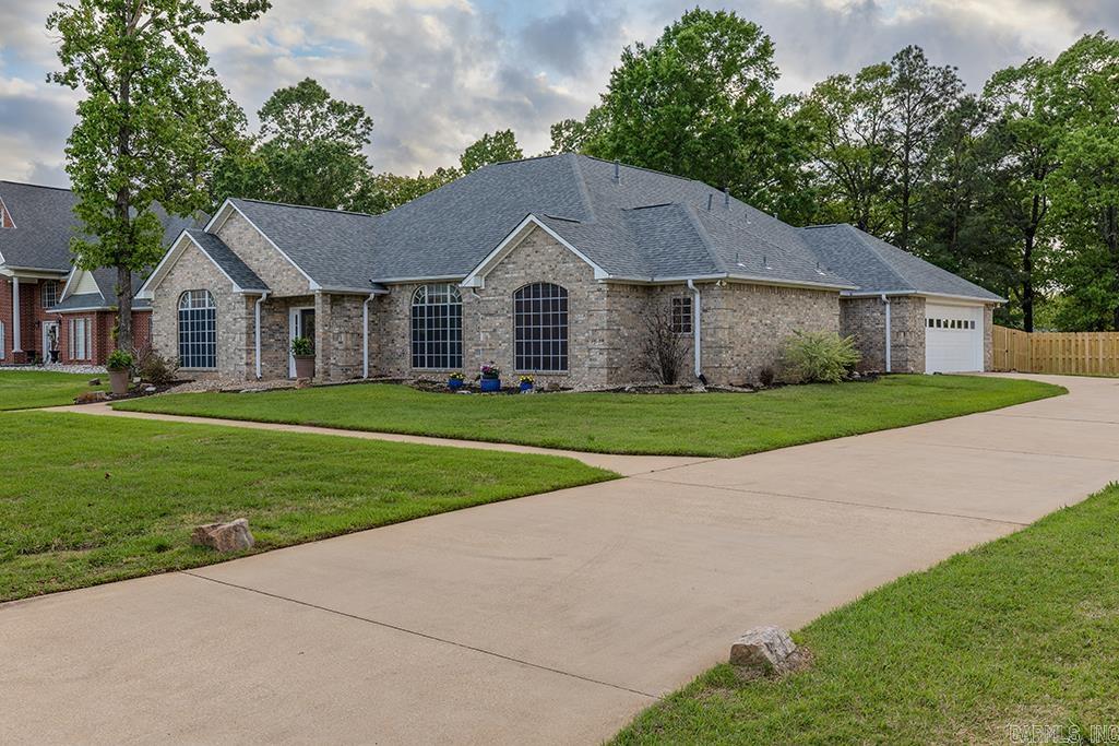 7101 Tall Oaks Drive Property Photo 3