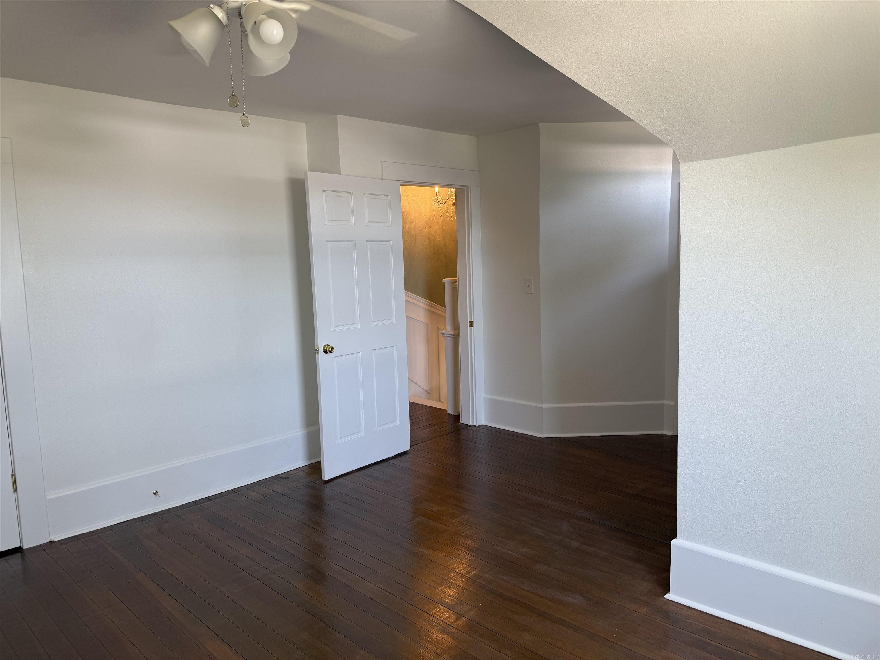 320 Kenwood Ave Avenue Property Photo 27