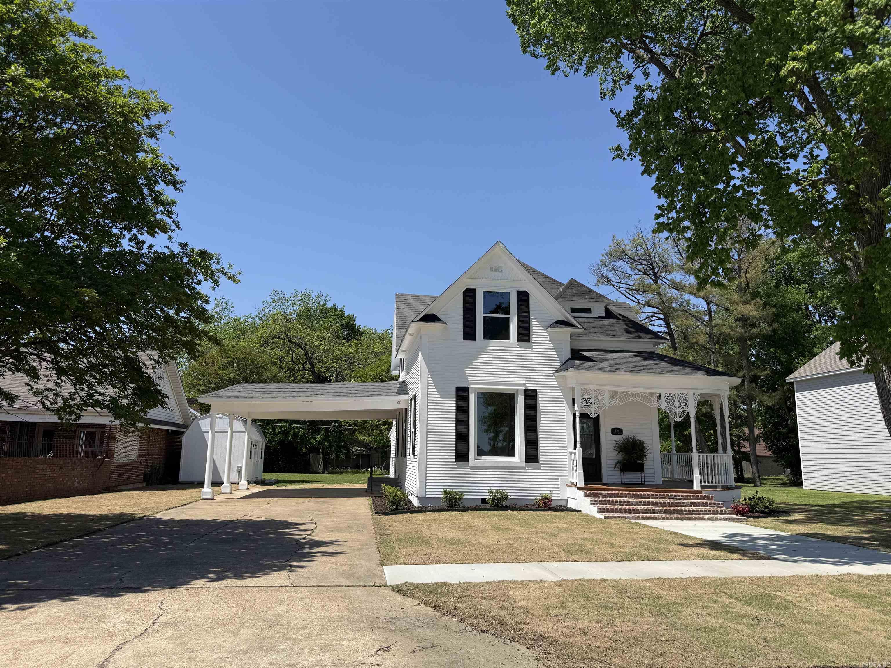 320 Kenwood Ave Avenue Property Photo 37