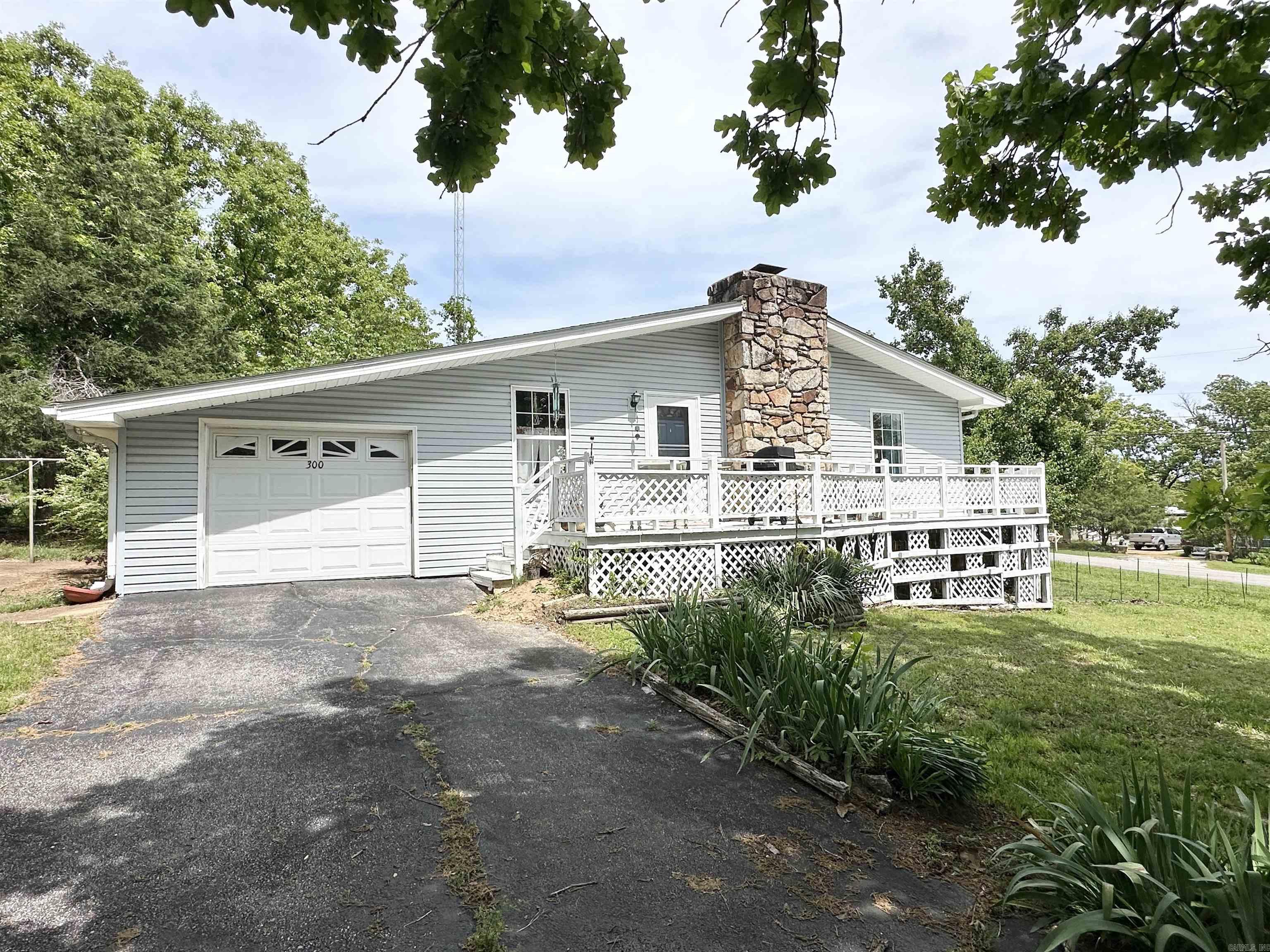 300 Fairway Property Photo 1