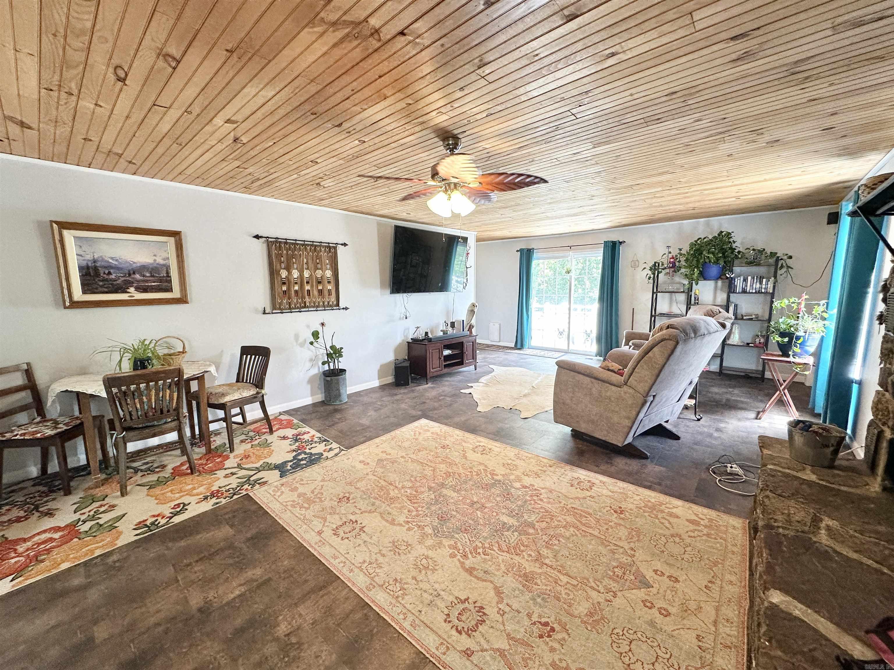 300 Fairway Property Photo 3