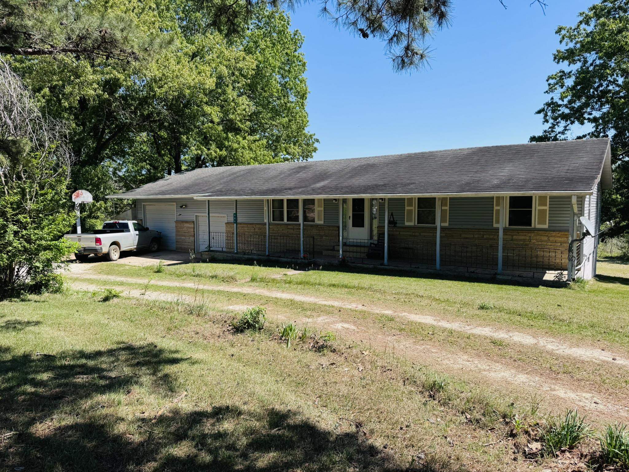 884 J Bar J Circle Property Photo 1