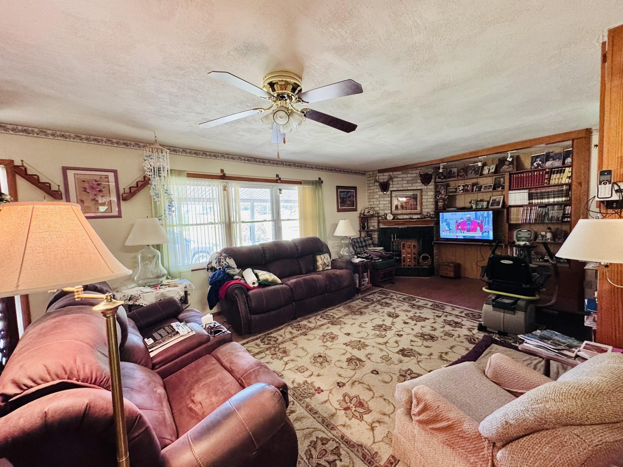 884 J Bar J Circle Property Photo 2