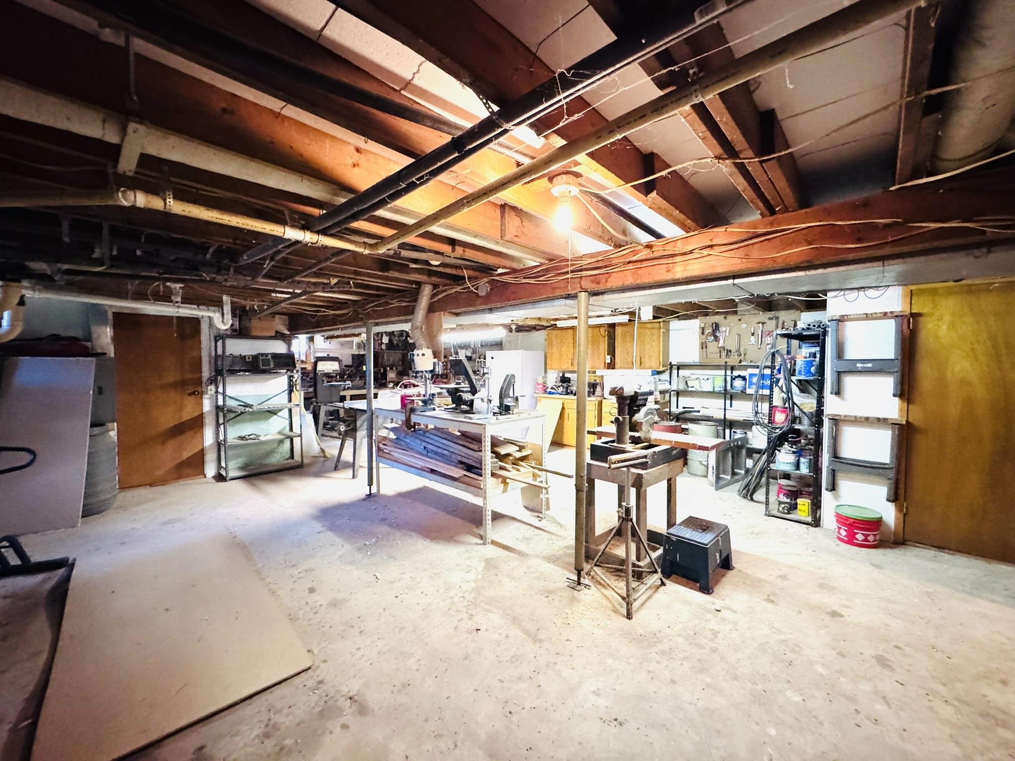 884 J Bar J Circle Property Photo 11