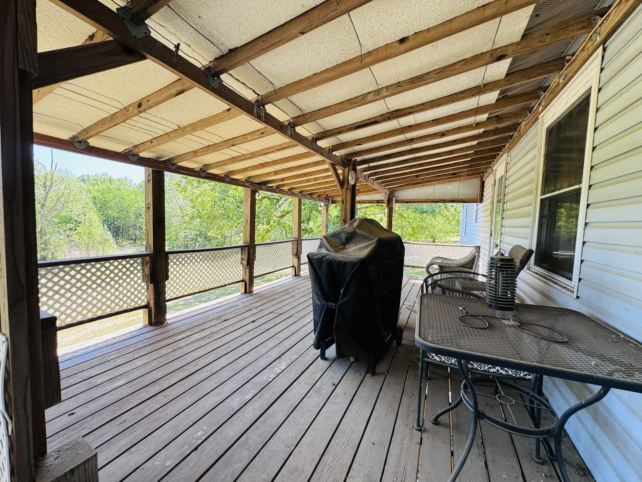 884 J Bar J Circle Property Photo 16