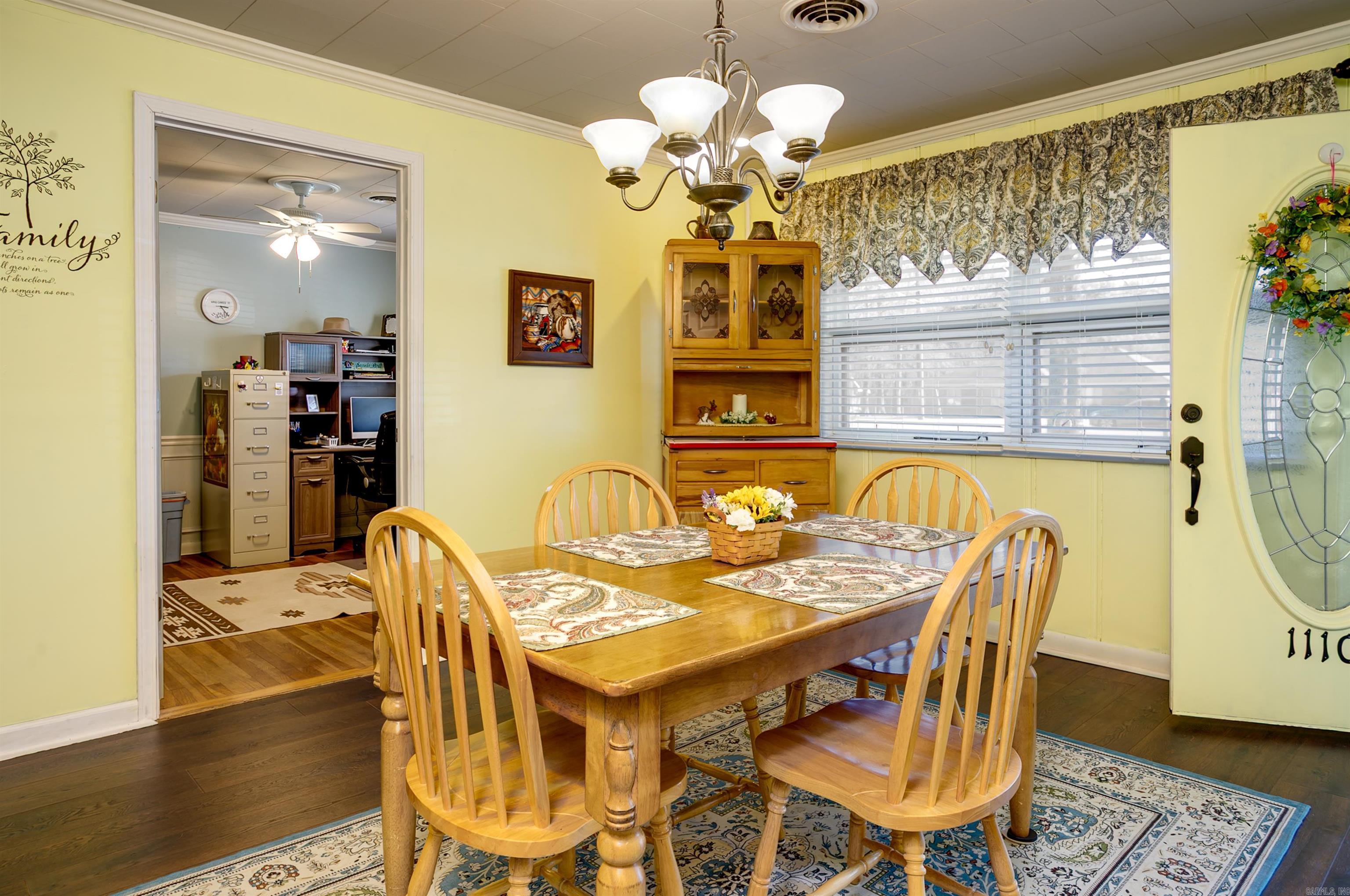 1110 W Nettleton Property Photo 6