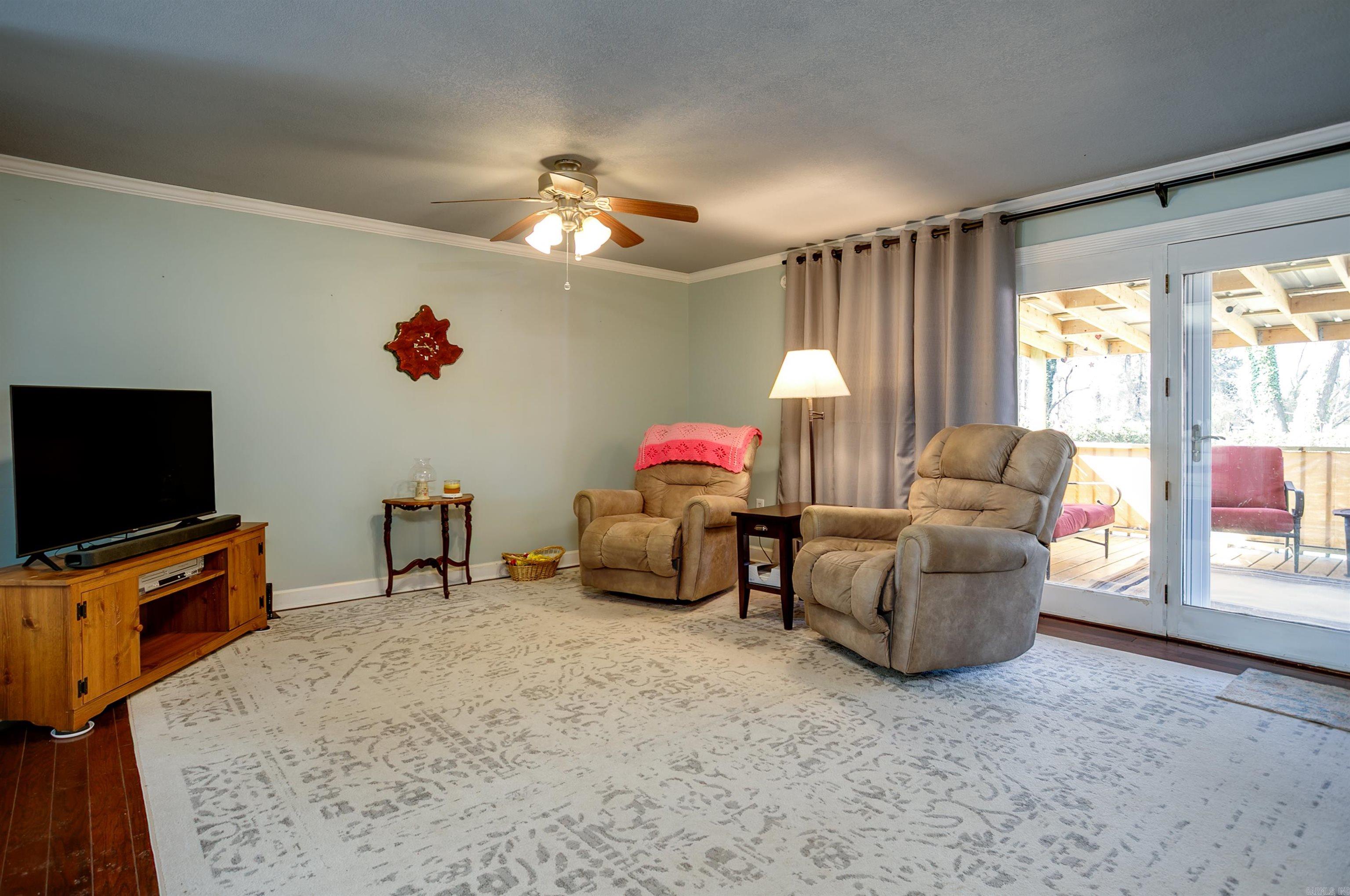 1110 W Nettleton Property Photo 17