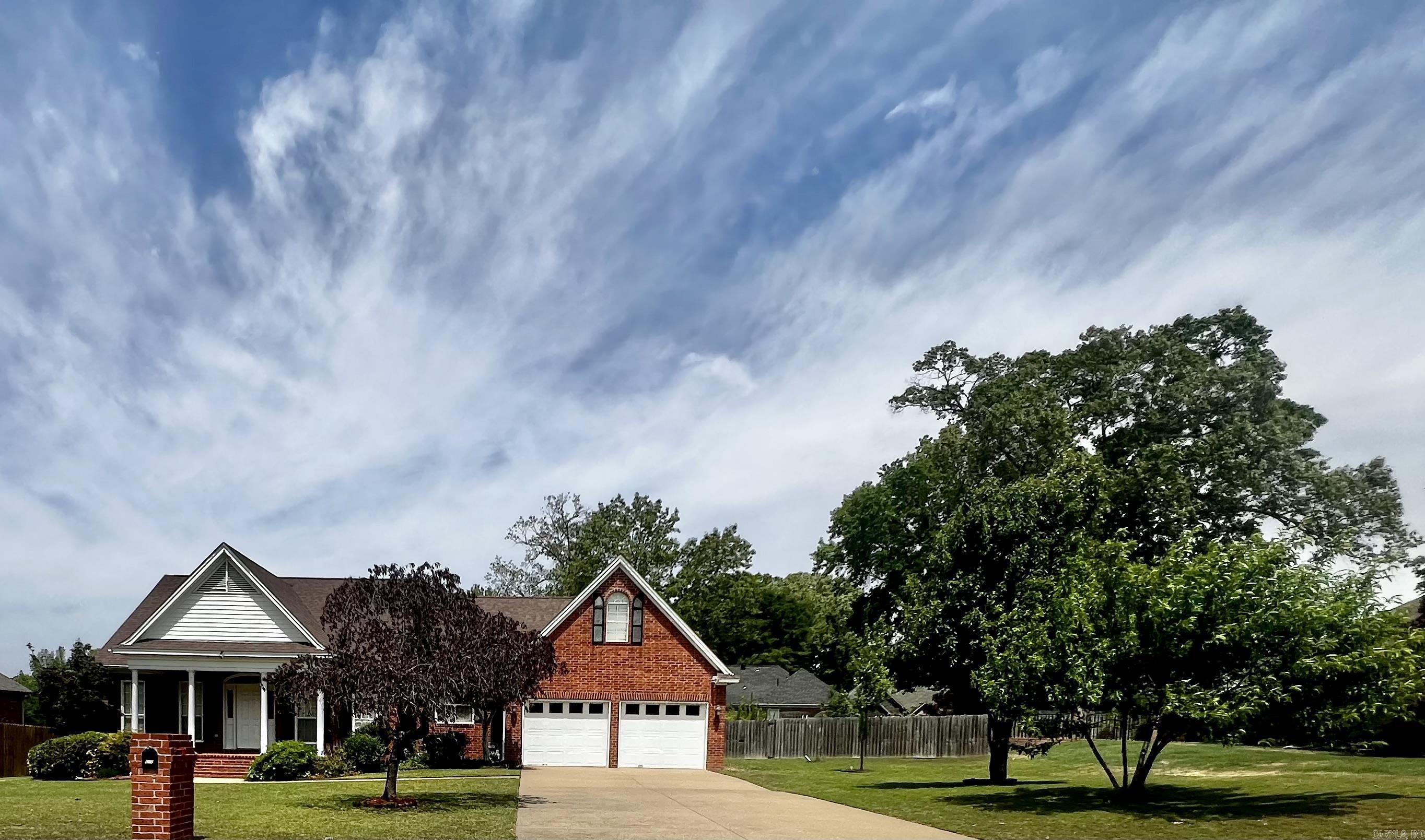 602 River Oaks Boulevard Property Photo 1