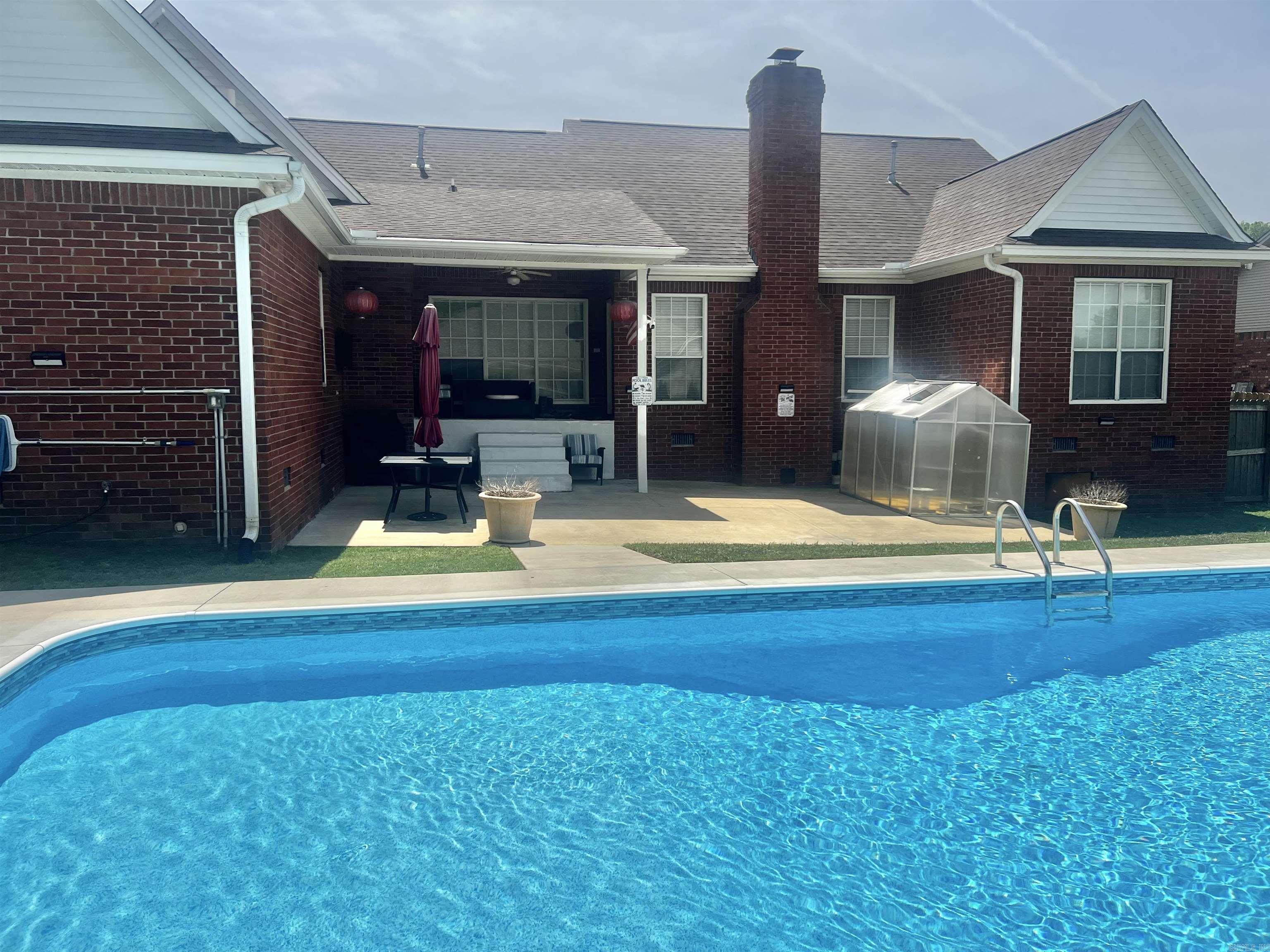 602 River Oaks Boulevard Property Photo 3
