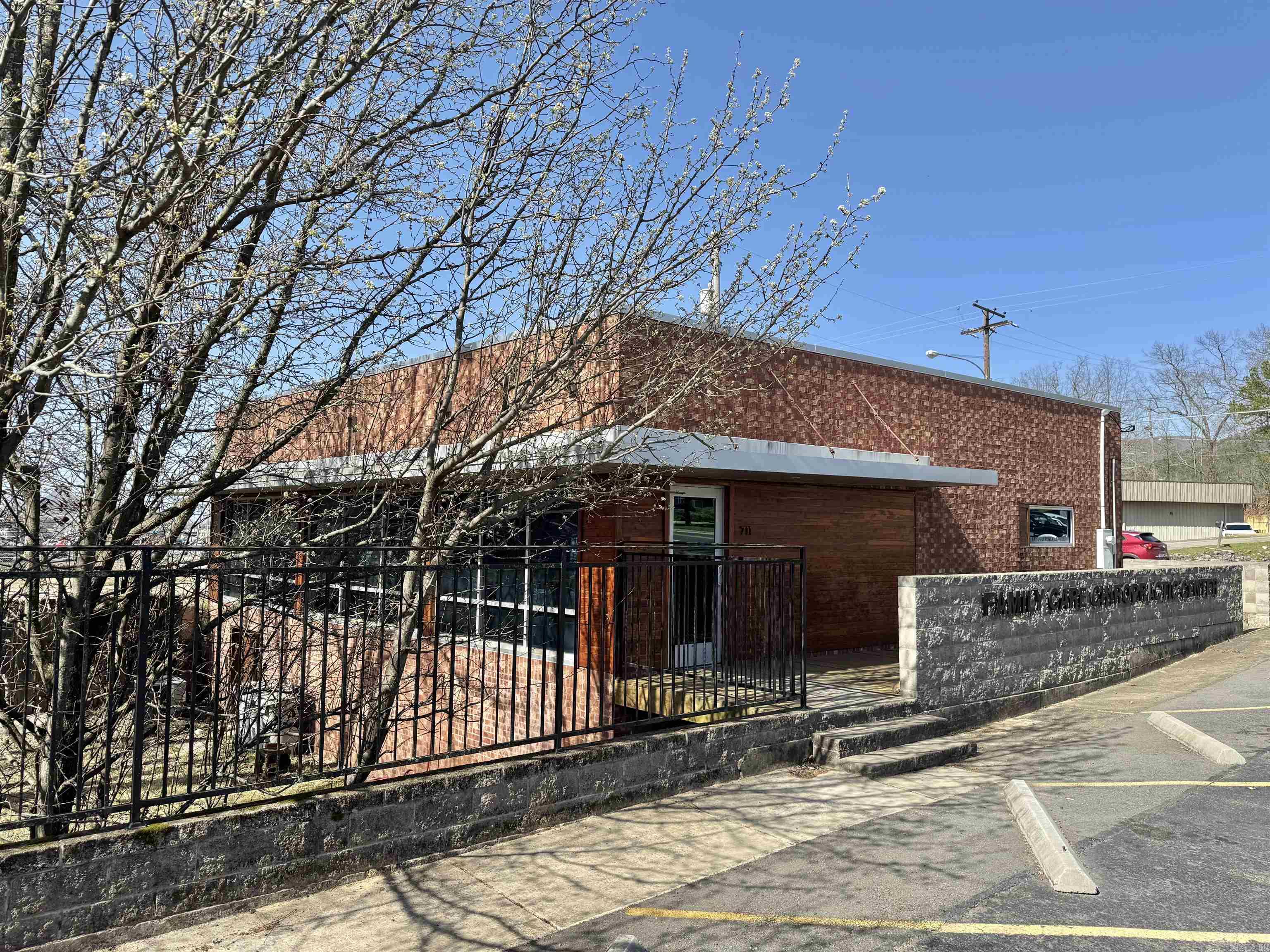 711 Albert Pike Road