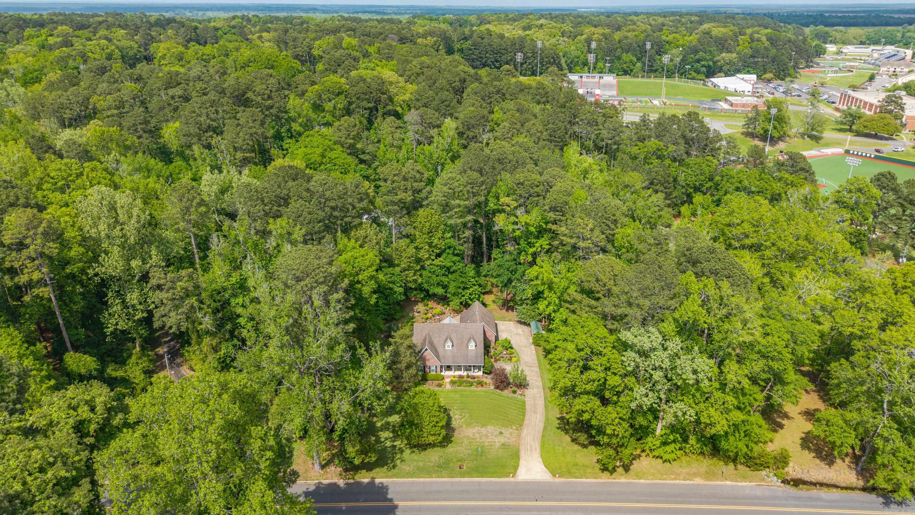 1502 Millcreek Drive Property Photo 3