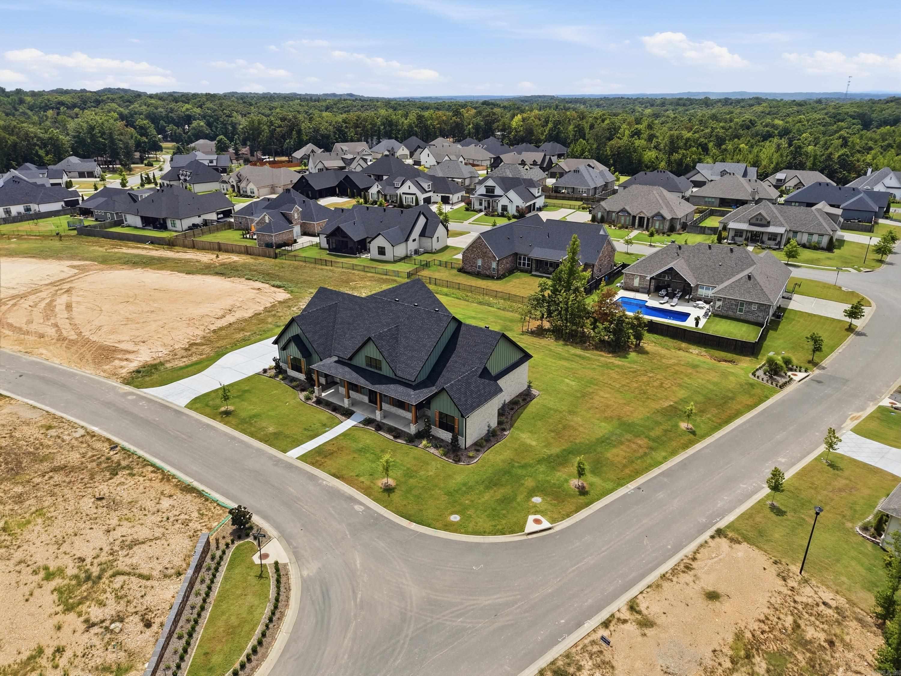 901 Cimarron Cove Property Photo 2