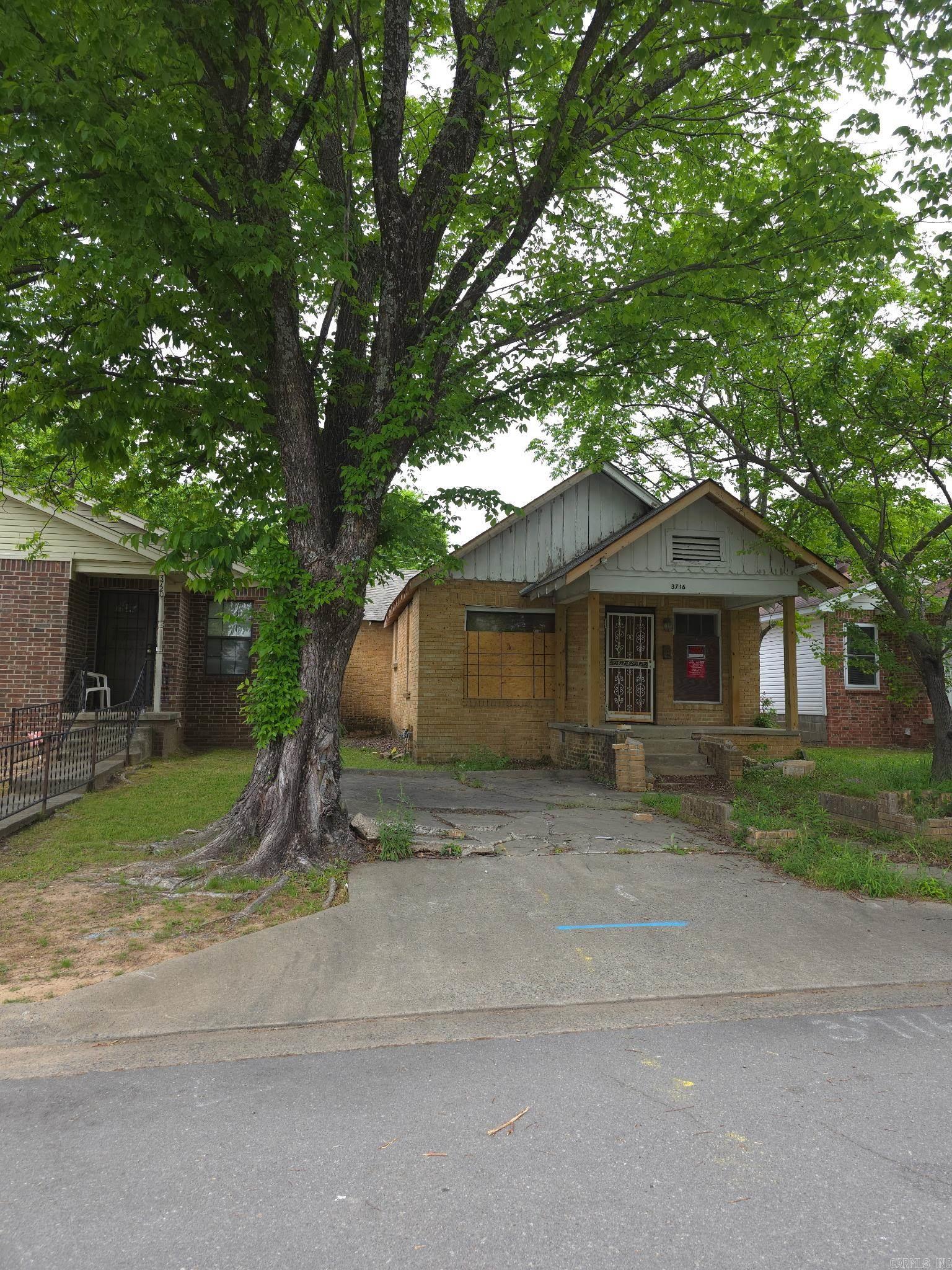 3716 W 17th Street Property Photo 2
