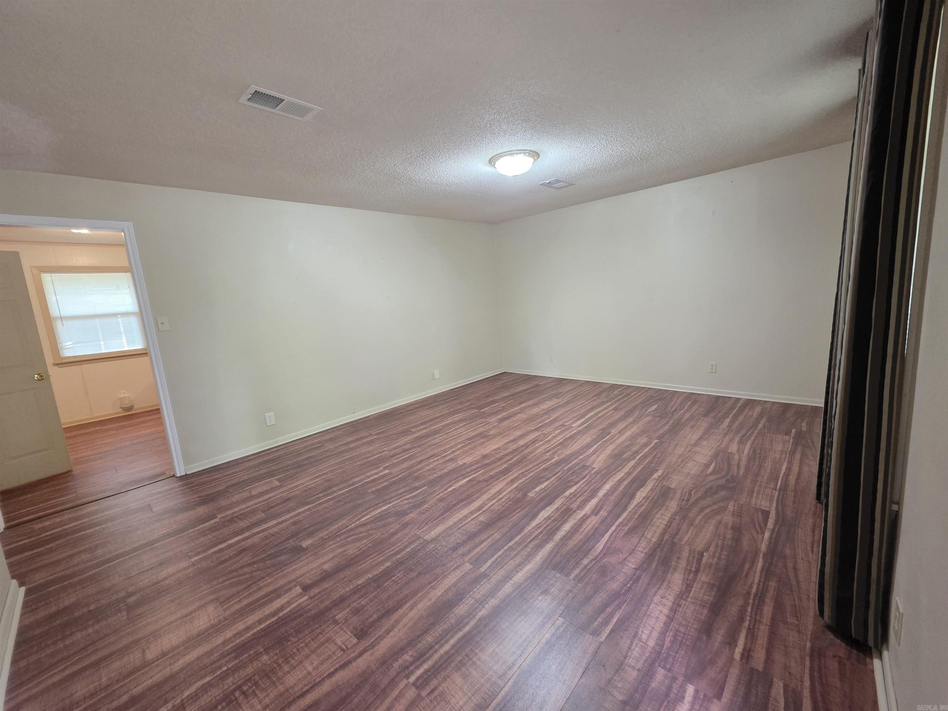 600 Walker Street Property Photo 8