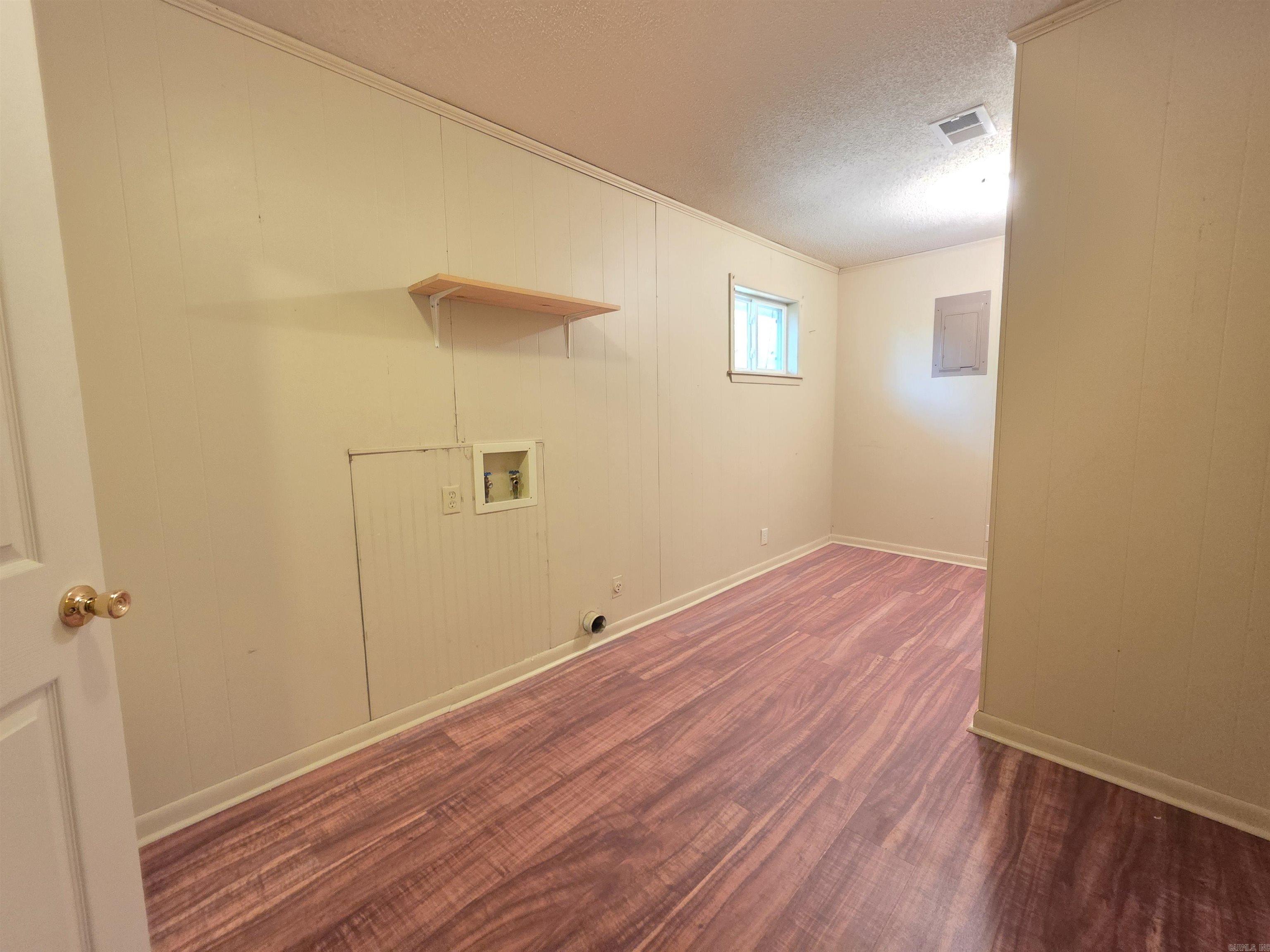 600 Walker Street Property Photo 16