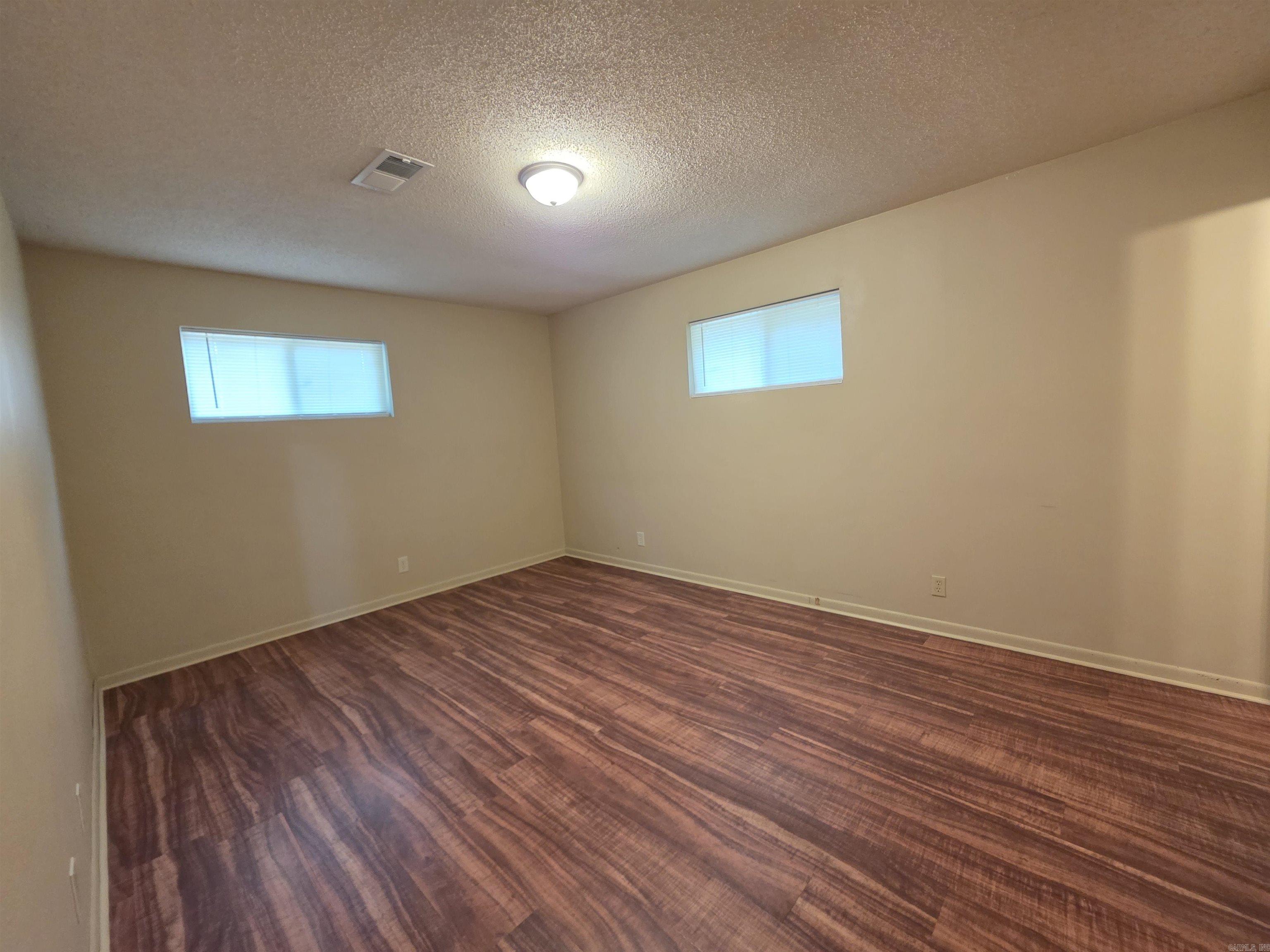 600 Walker Street Property Photo 18