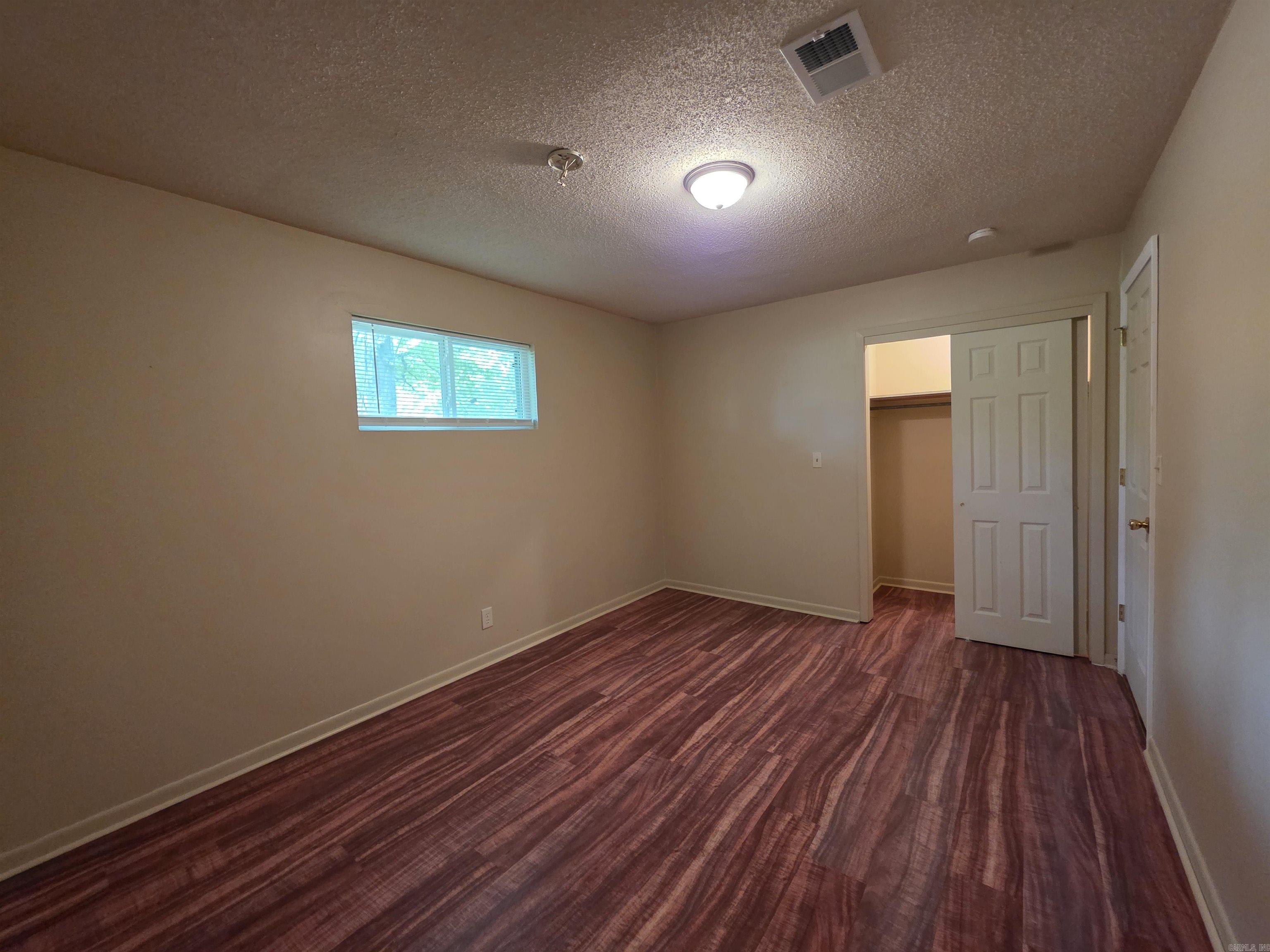 600 Walker Street Property Photo 23