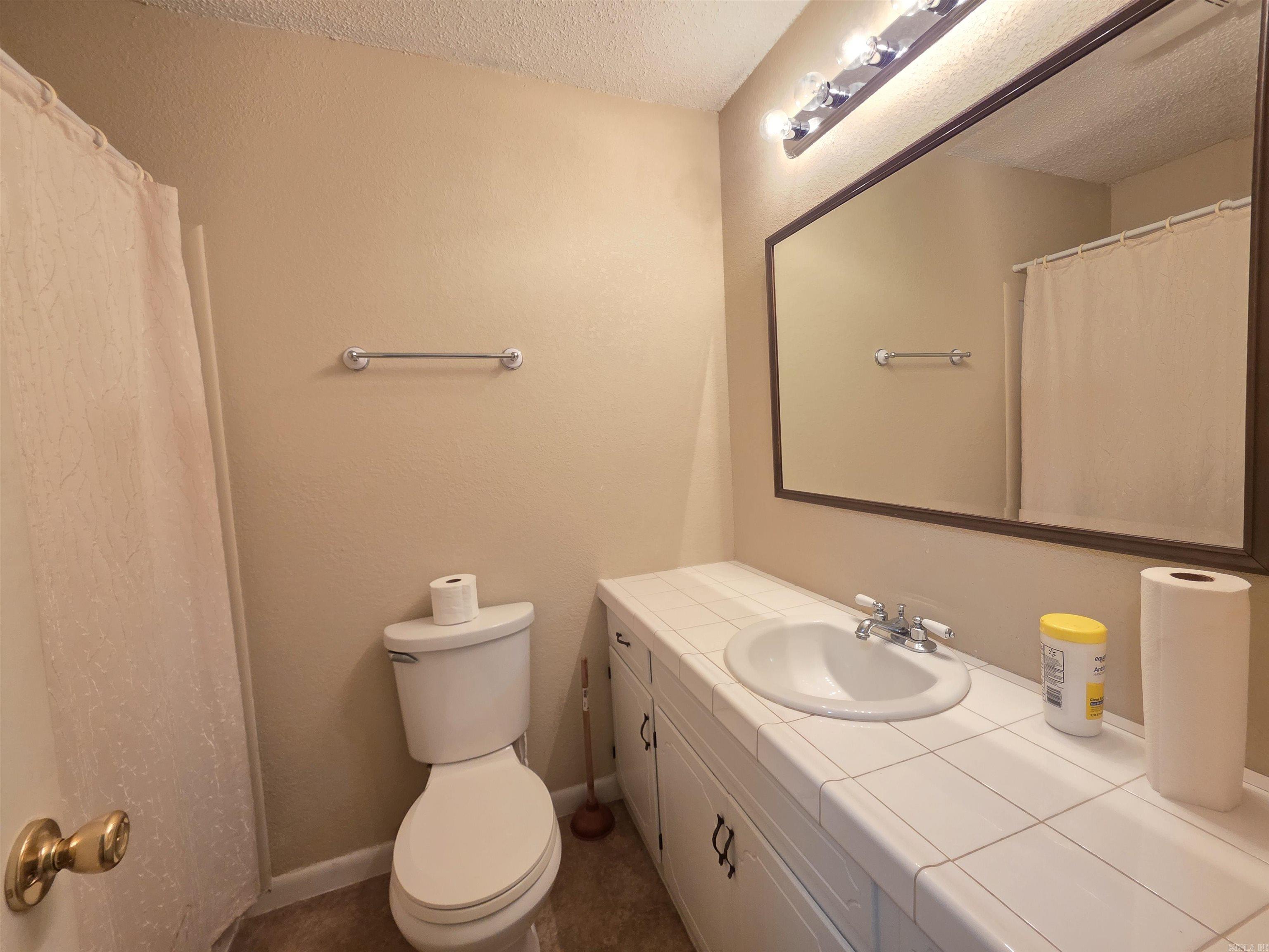 600 Walker Street Property Photo 25
