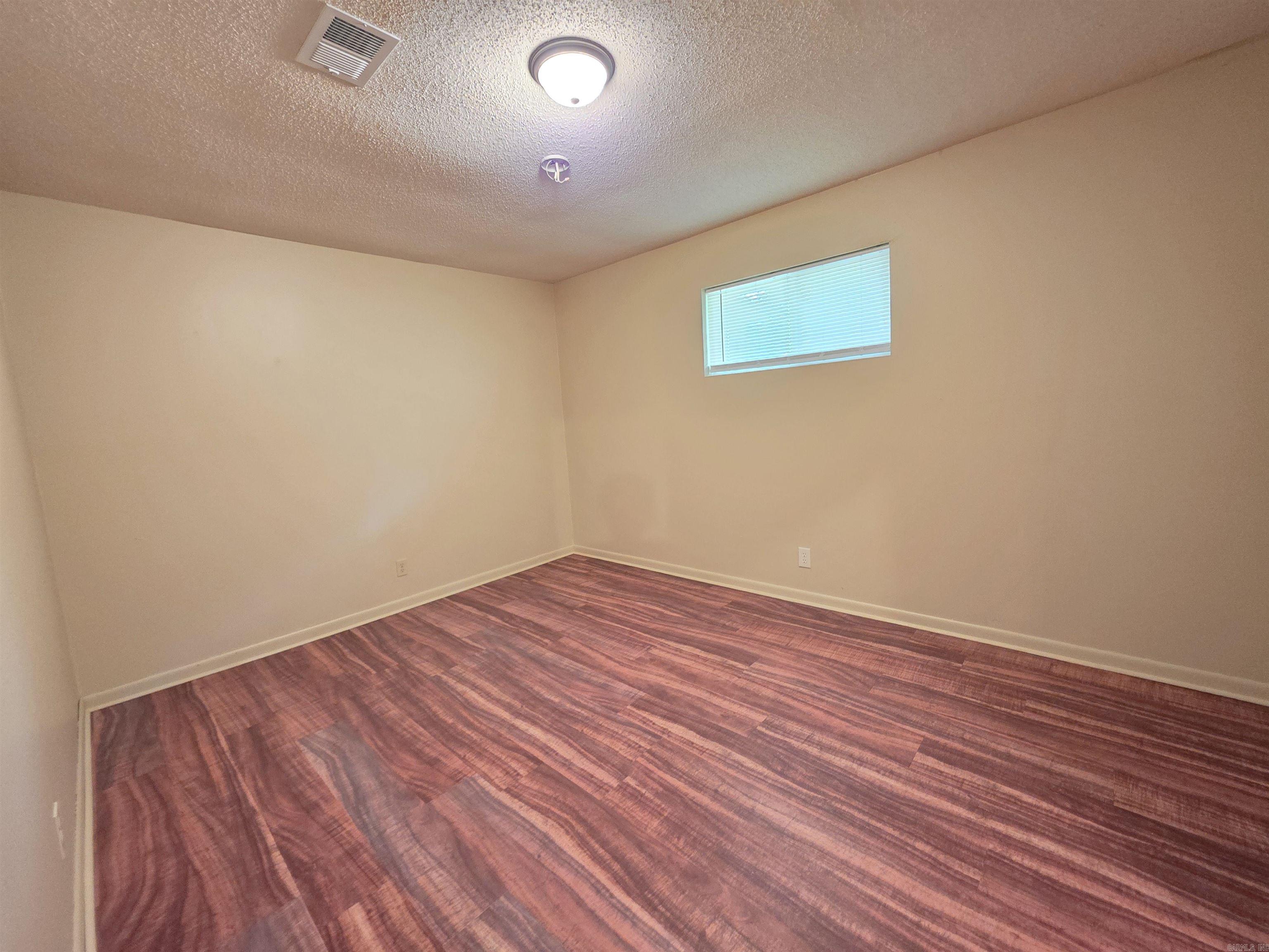 600 Walker Street Property Photo 28