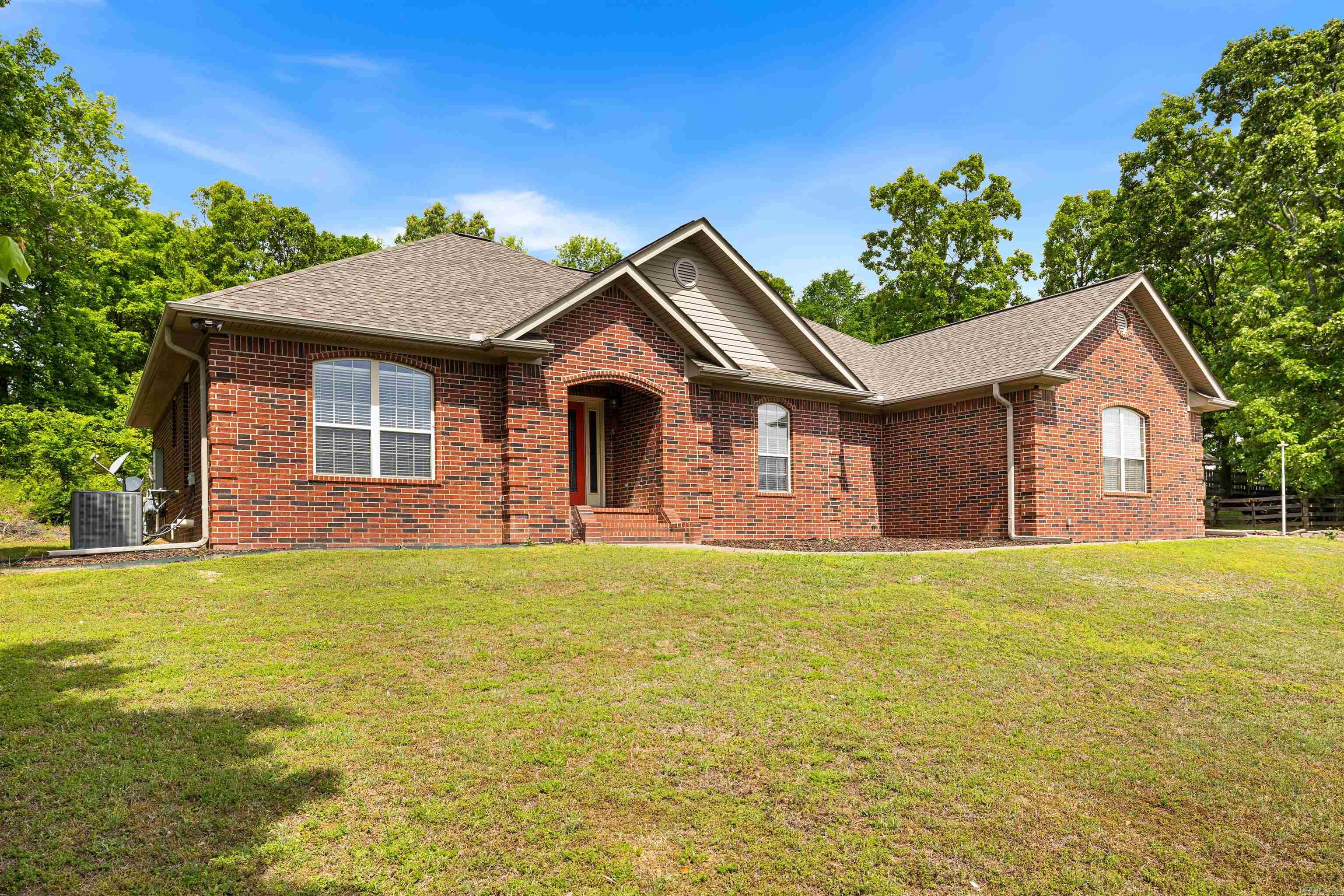101 West Lake Cove Property Photo 2