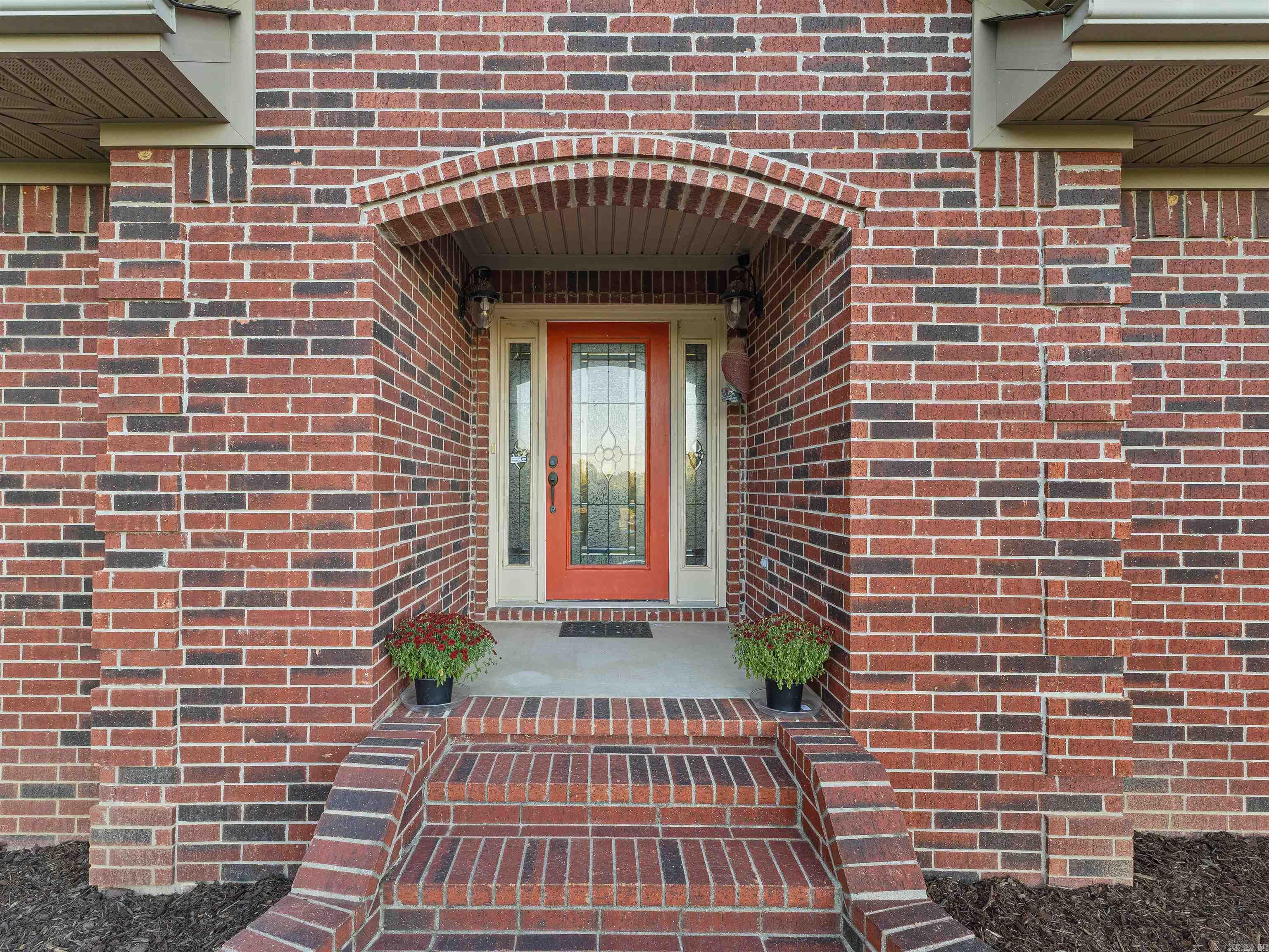 101 West Lake Cove Property Photo 10