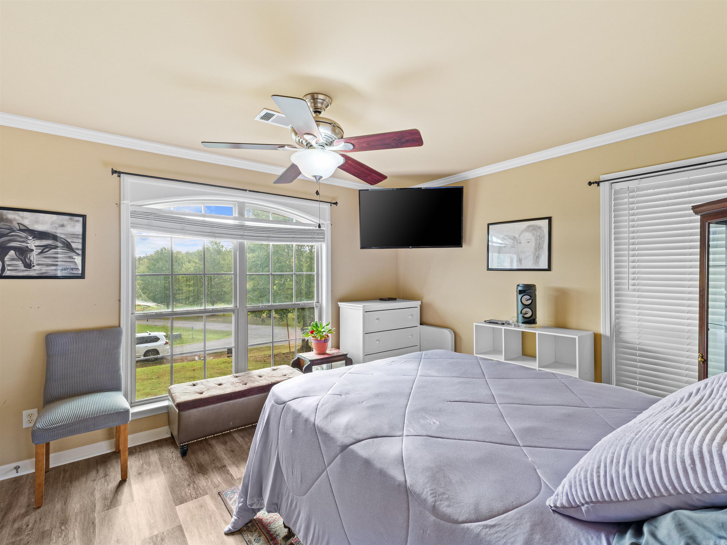 101 West Lake Cove Property Photo 27