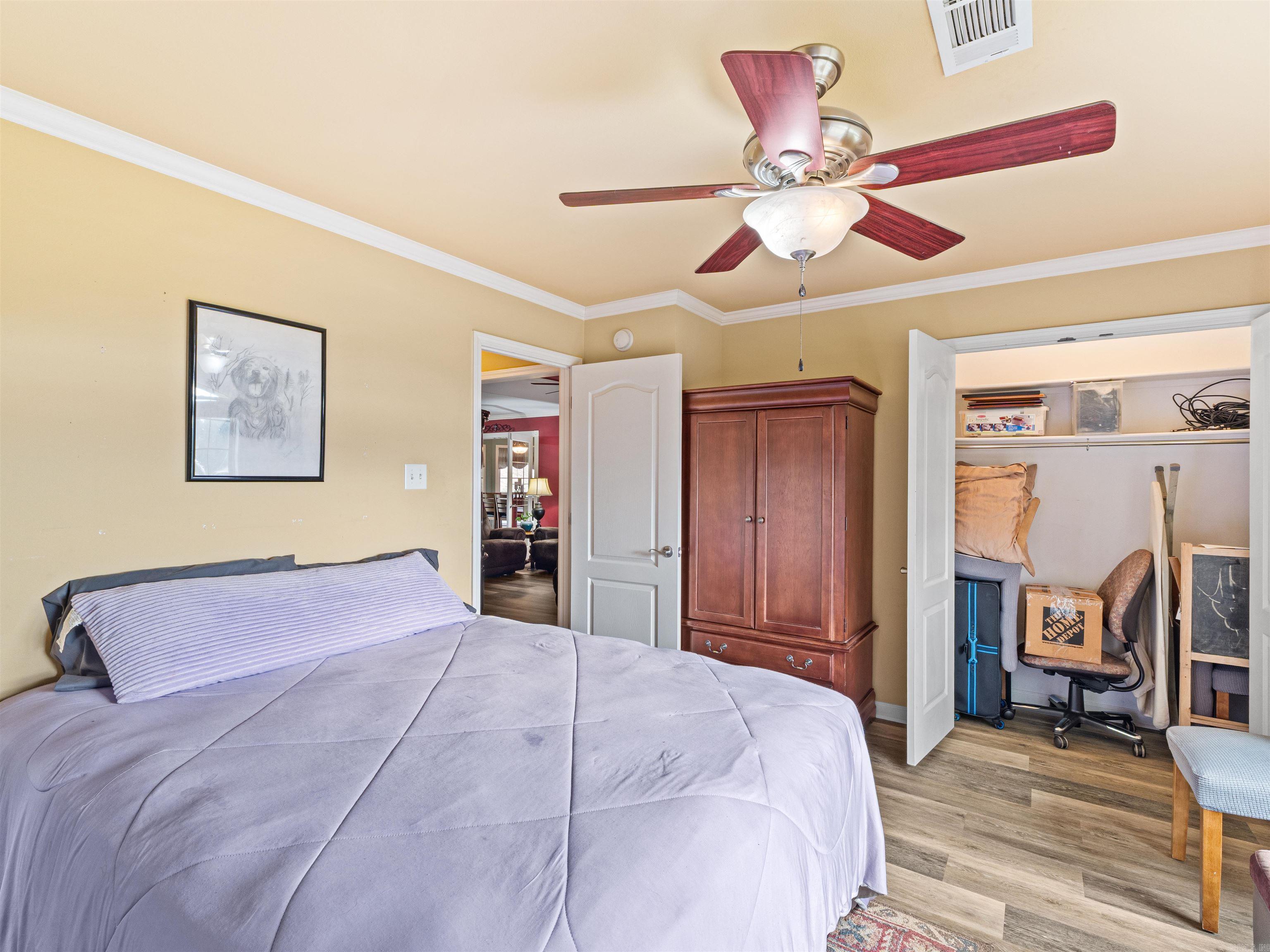 101 West Lake Cove Property Photo 28