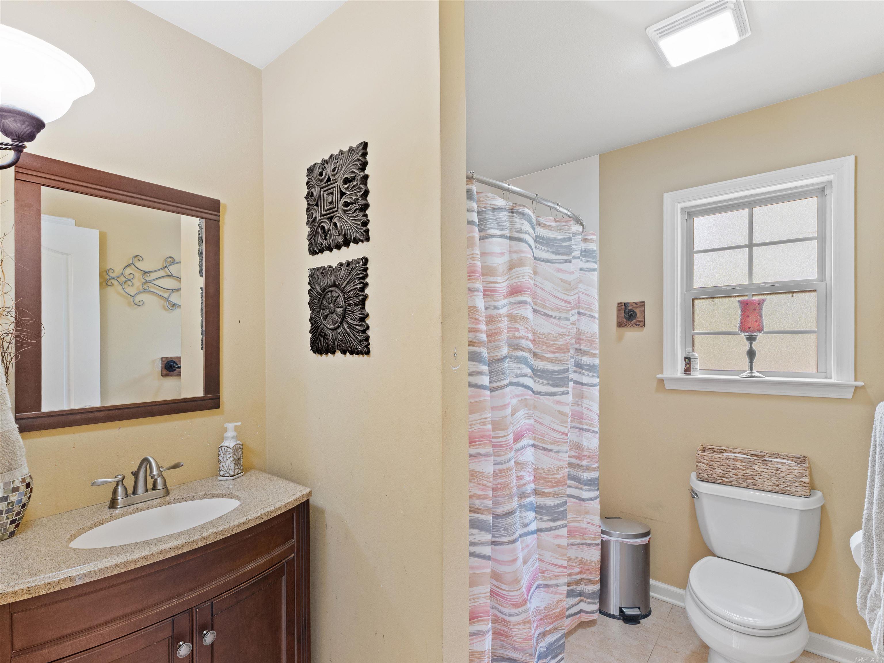 101 West Lake Cove Property Photo 29