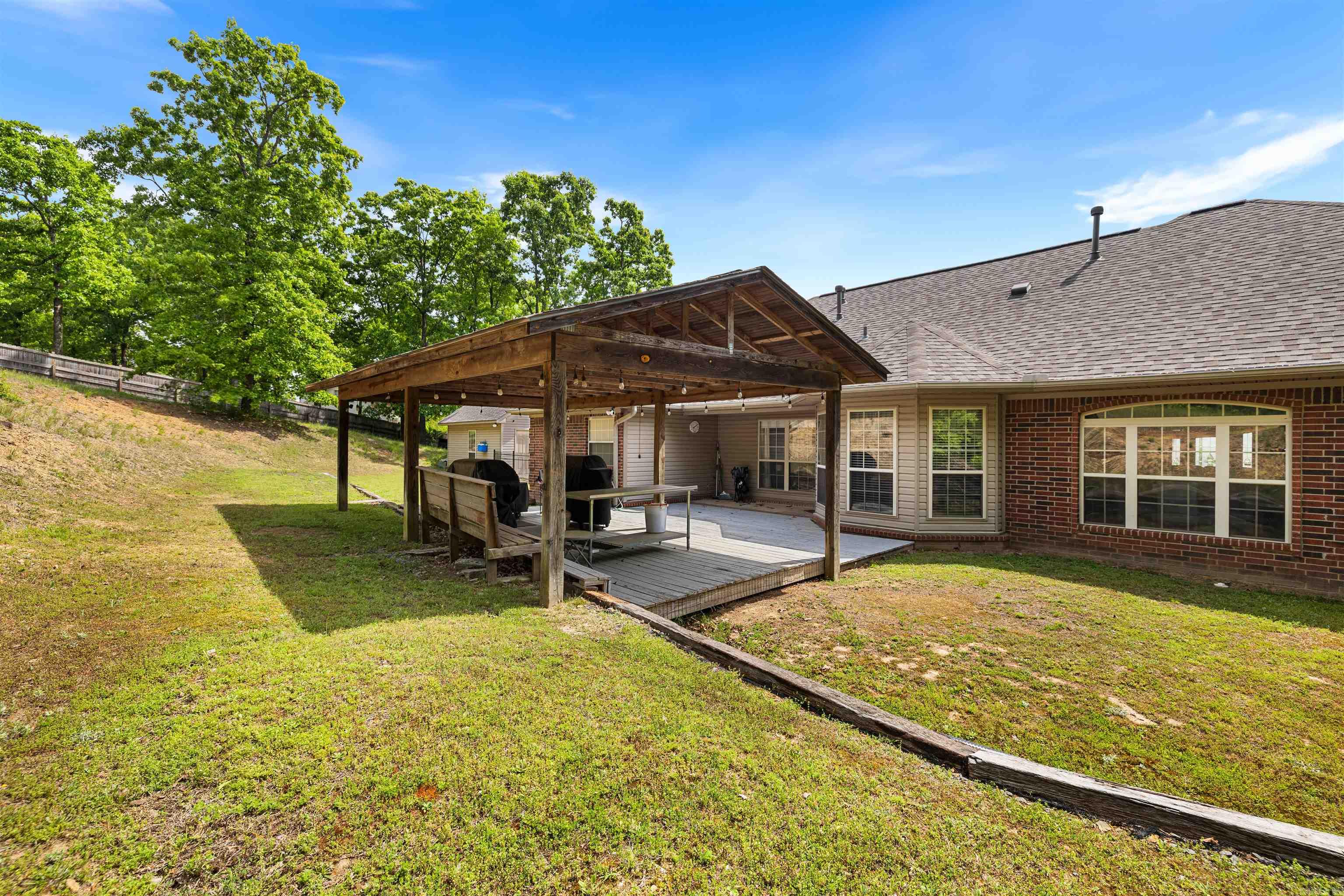 101 West Lake Cove Property Photo 34