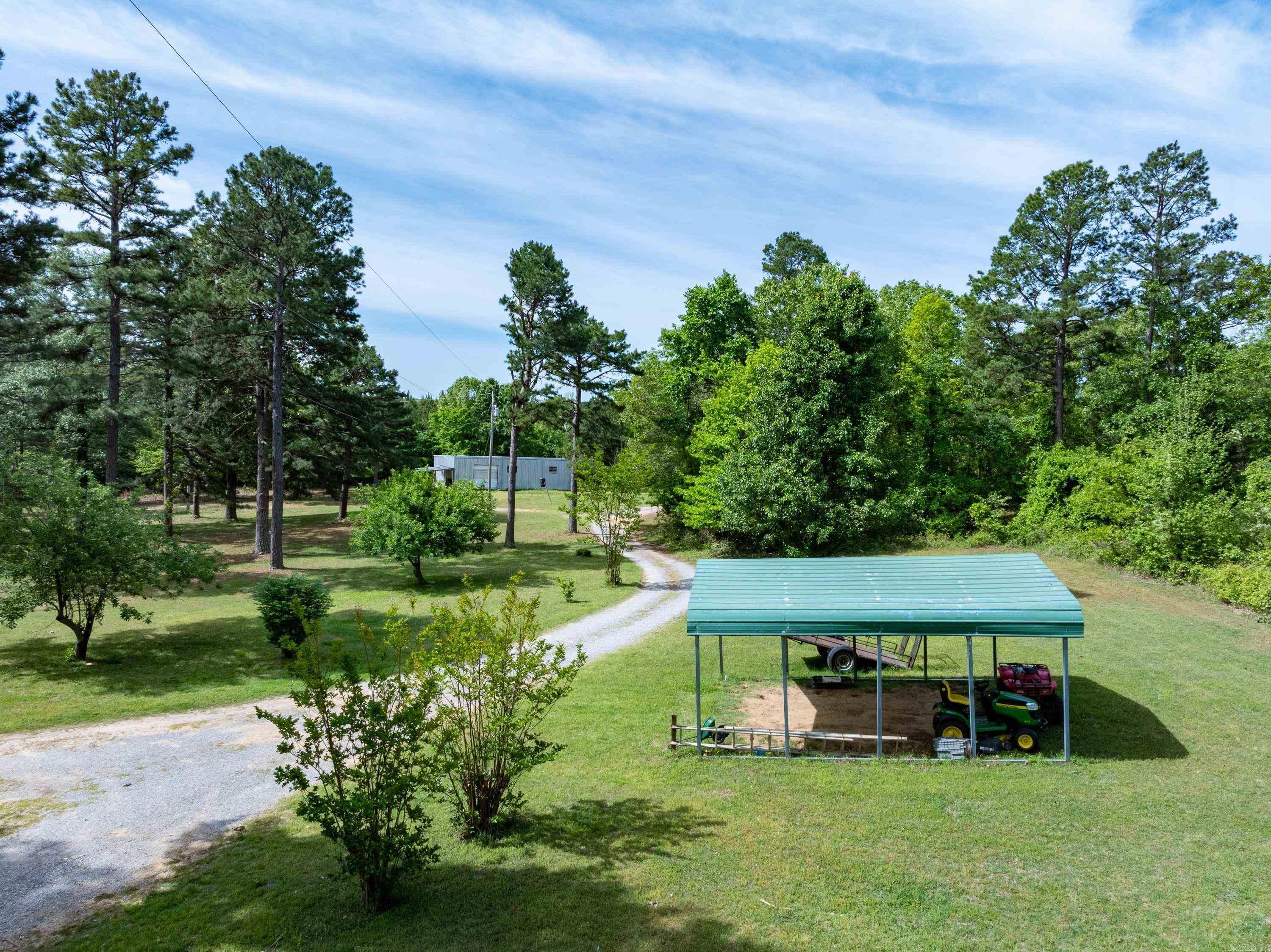 29 Bunch Ln Property Photo 30