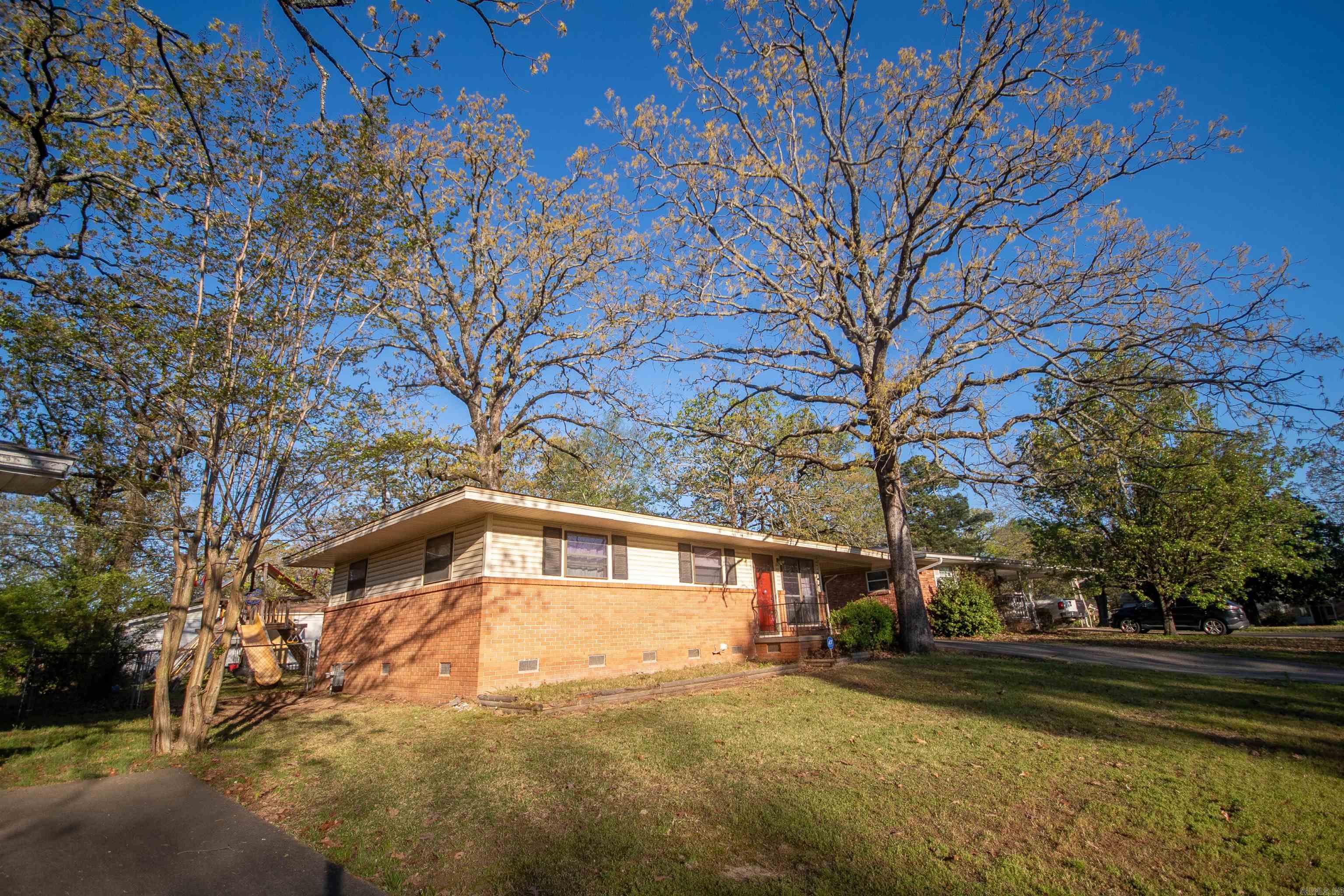 3 La Vista Drive Property Photo 2