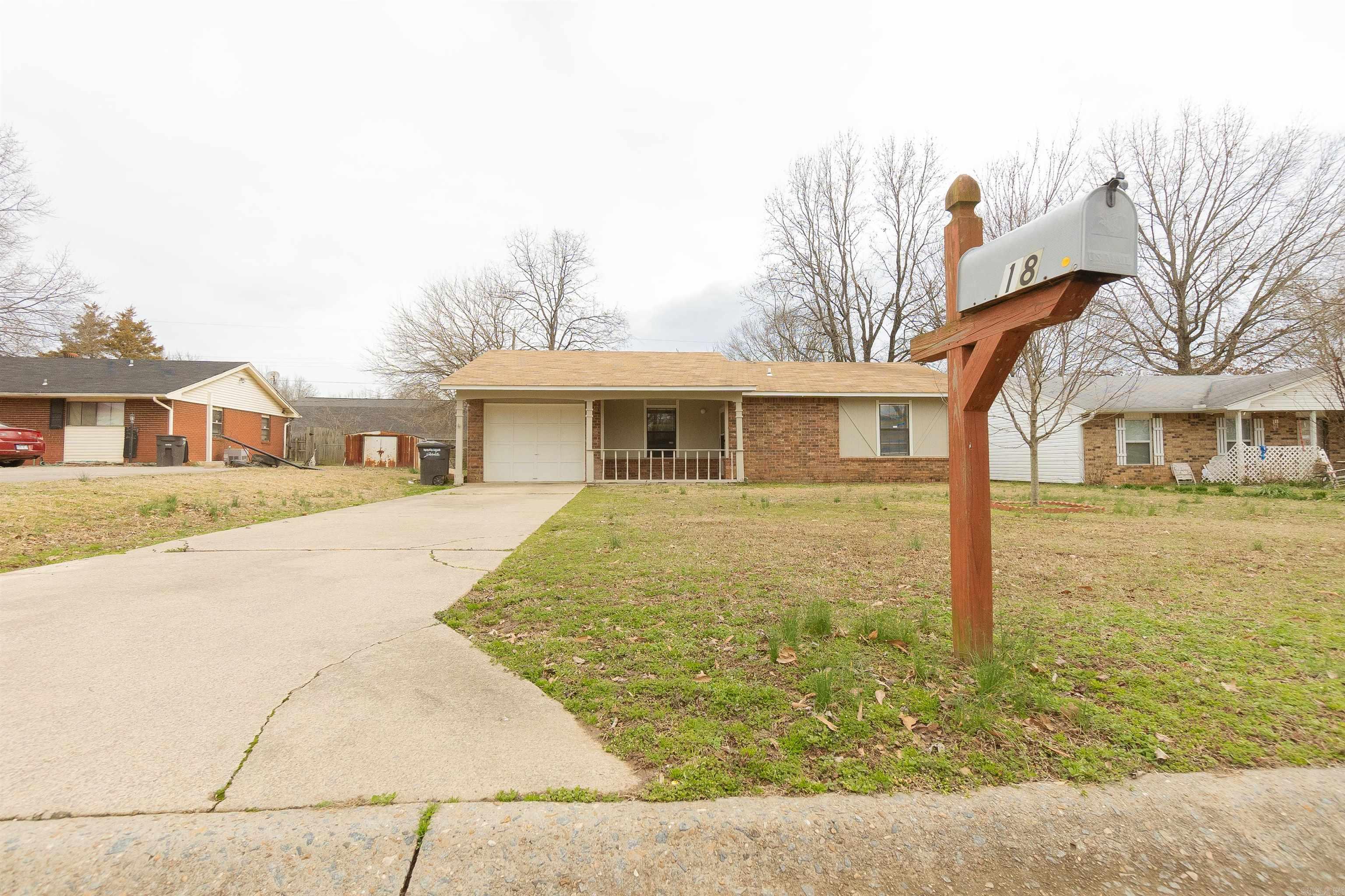 18 Georgeann Circle Property Photo 2