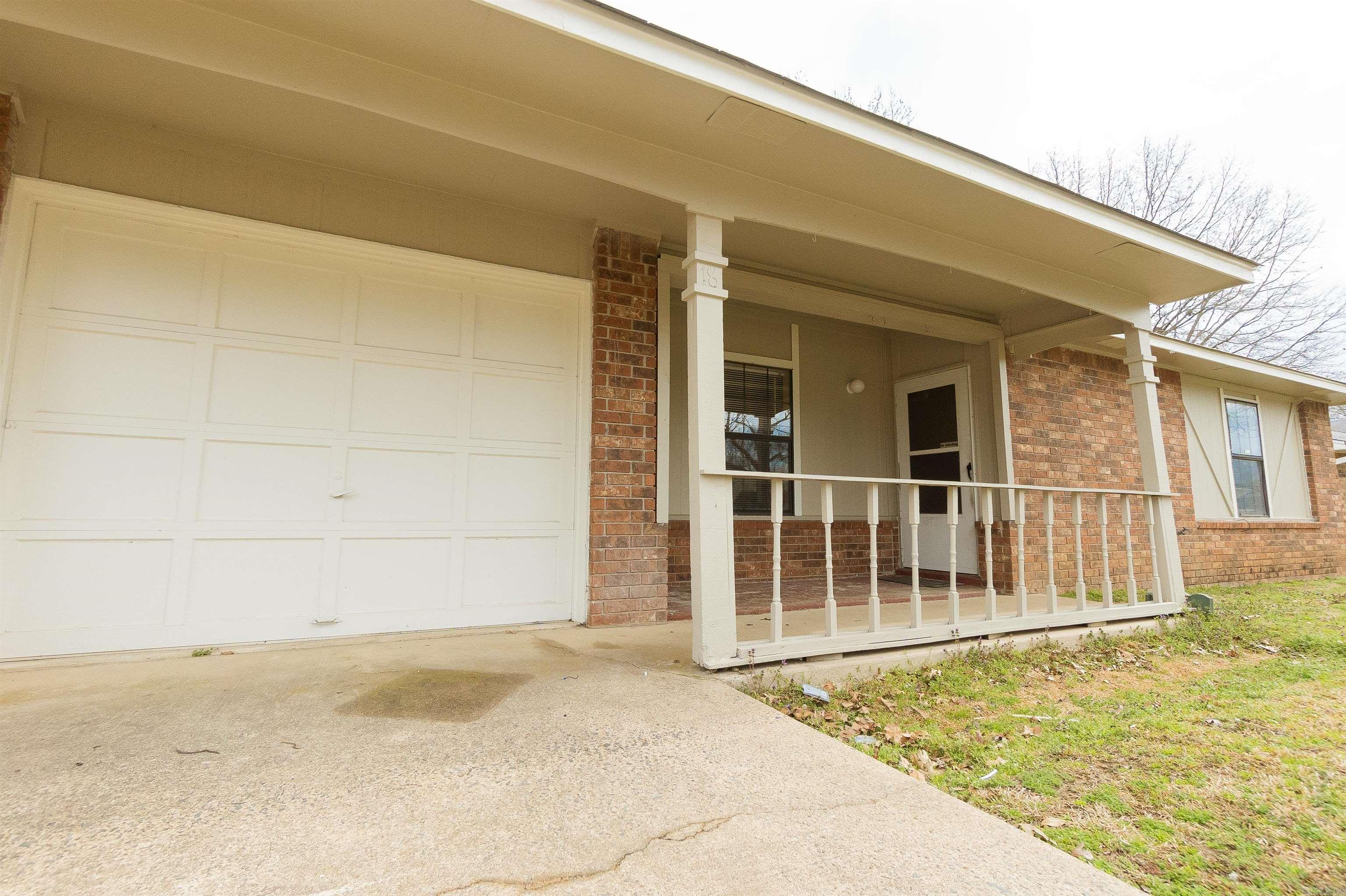 18 Georgeann Circle Property Photo 3