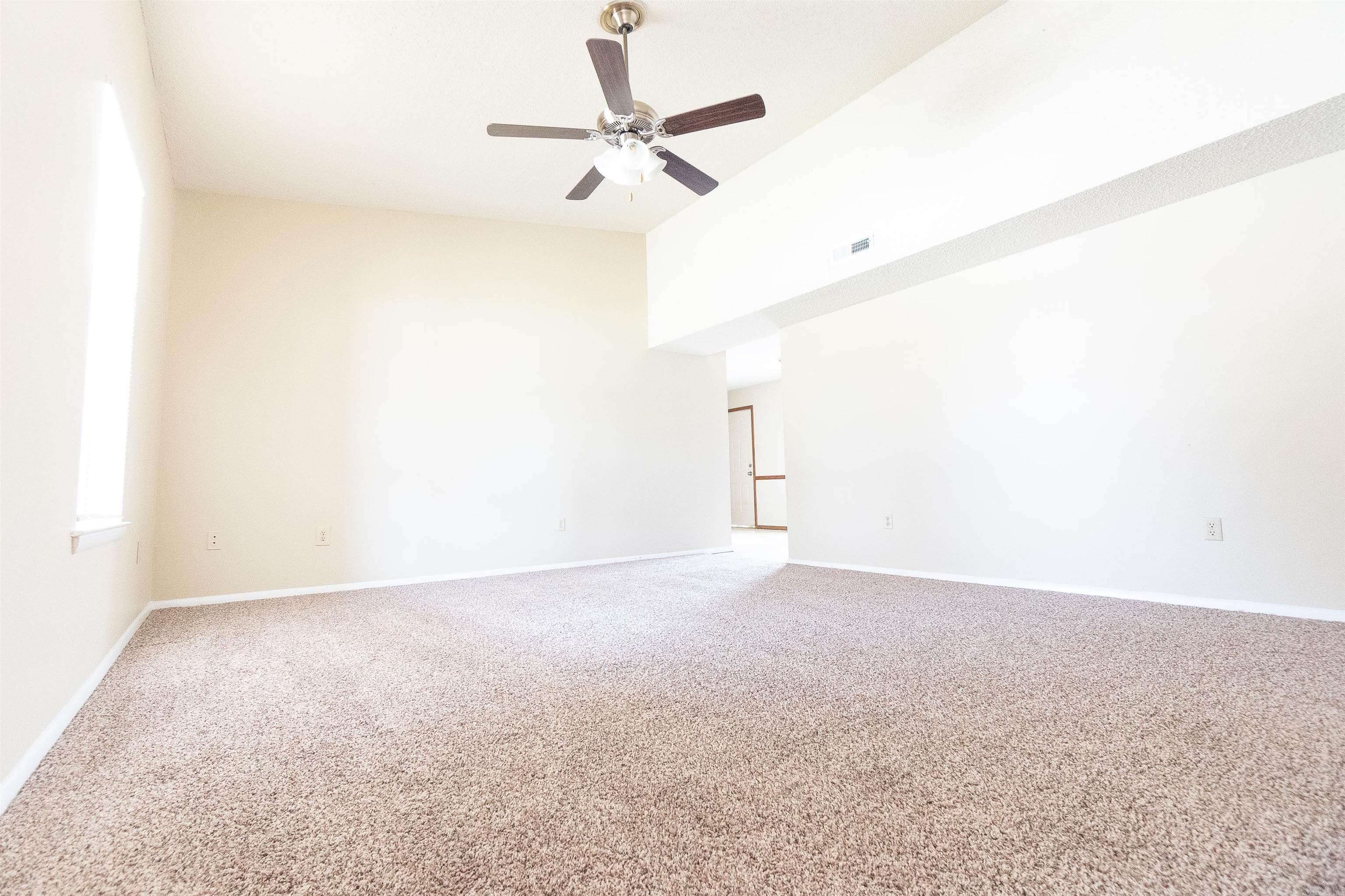 18 Georgeann Circle Property Photo 5