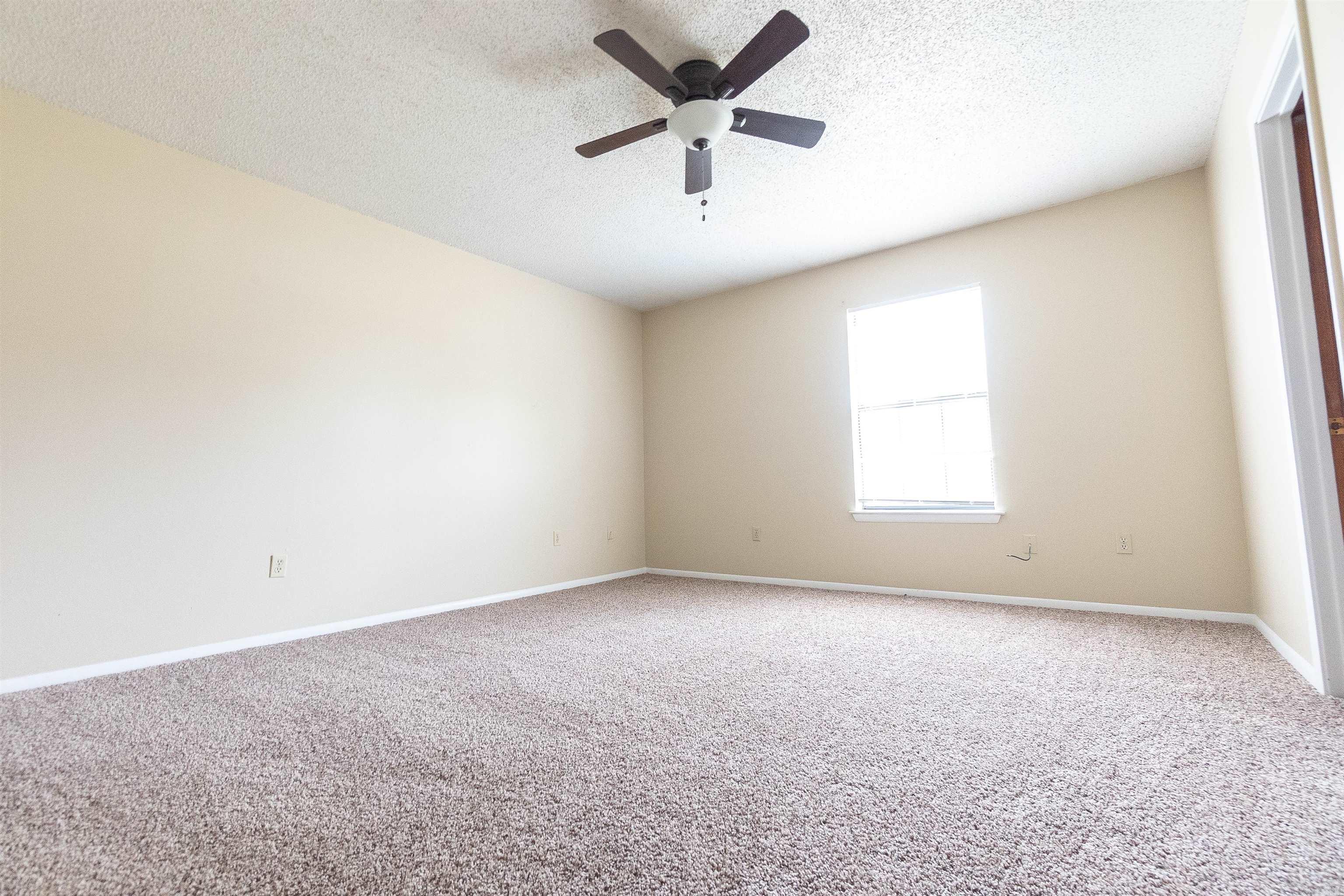 18 Georgeann Circle Property Photo 14