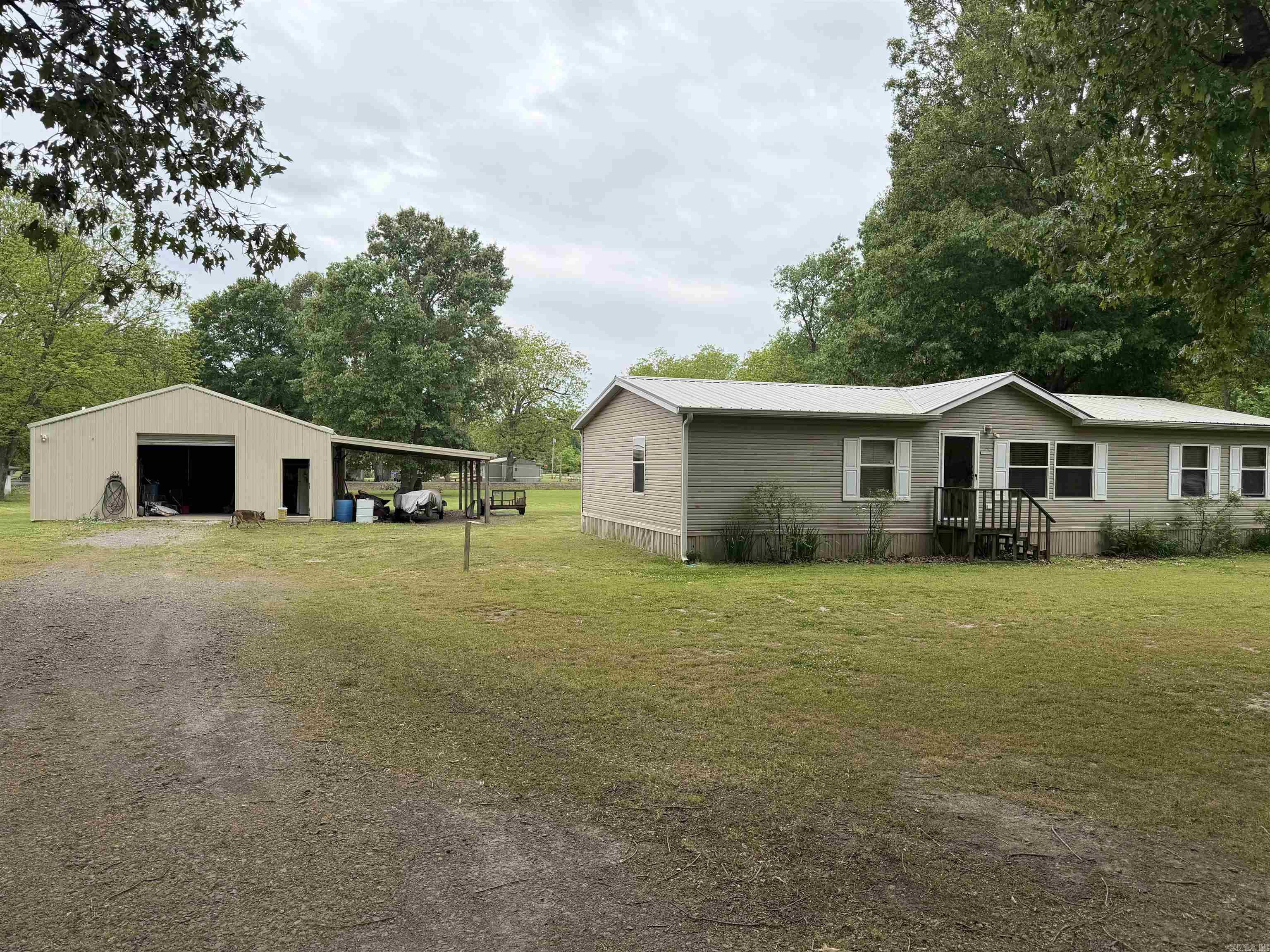 300 E Willis Property Photo 2