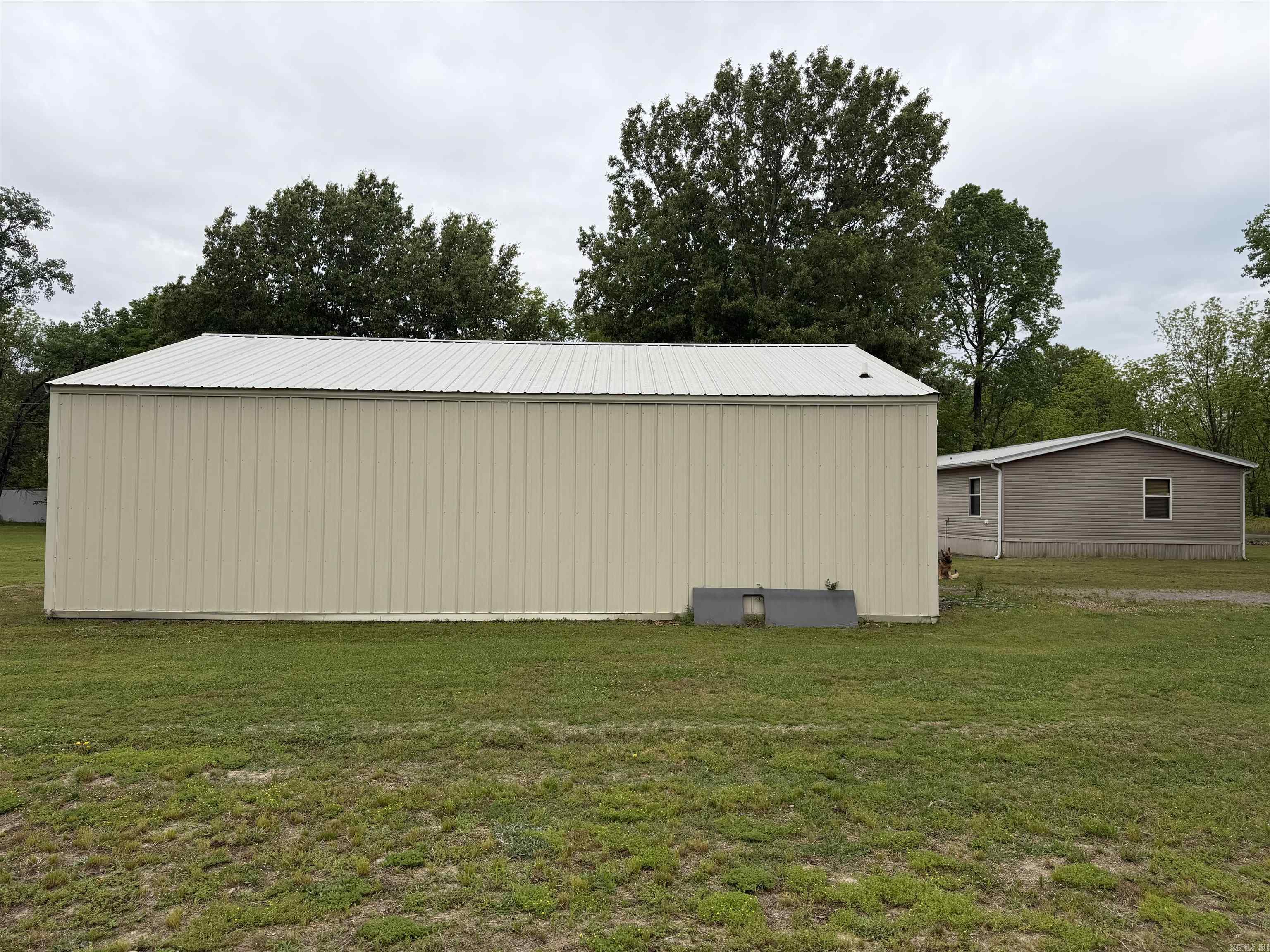 300 E Willis Property Photo 7