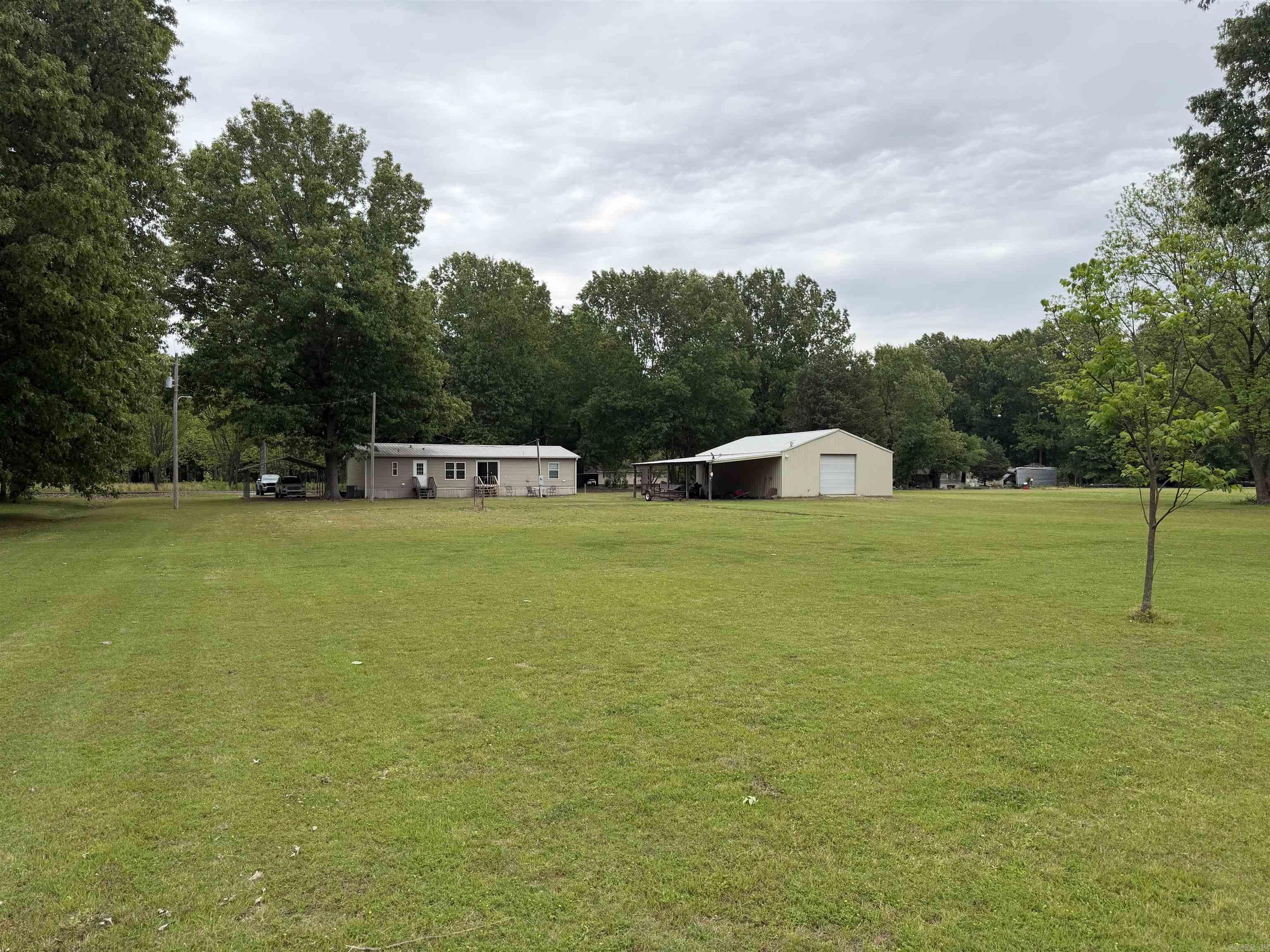 300 E Willis Property Photo 10