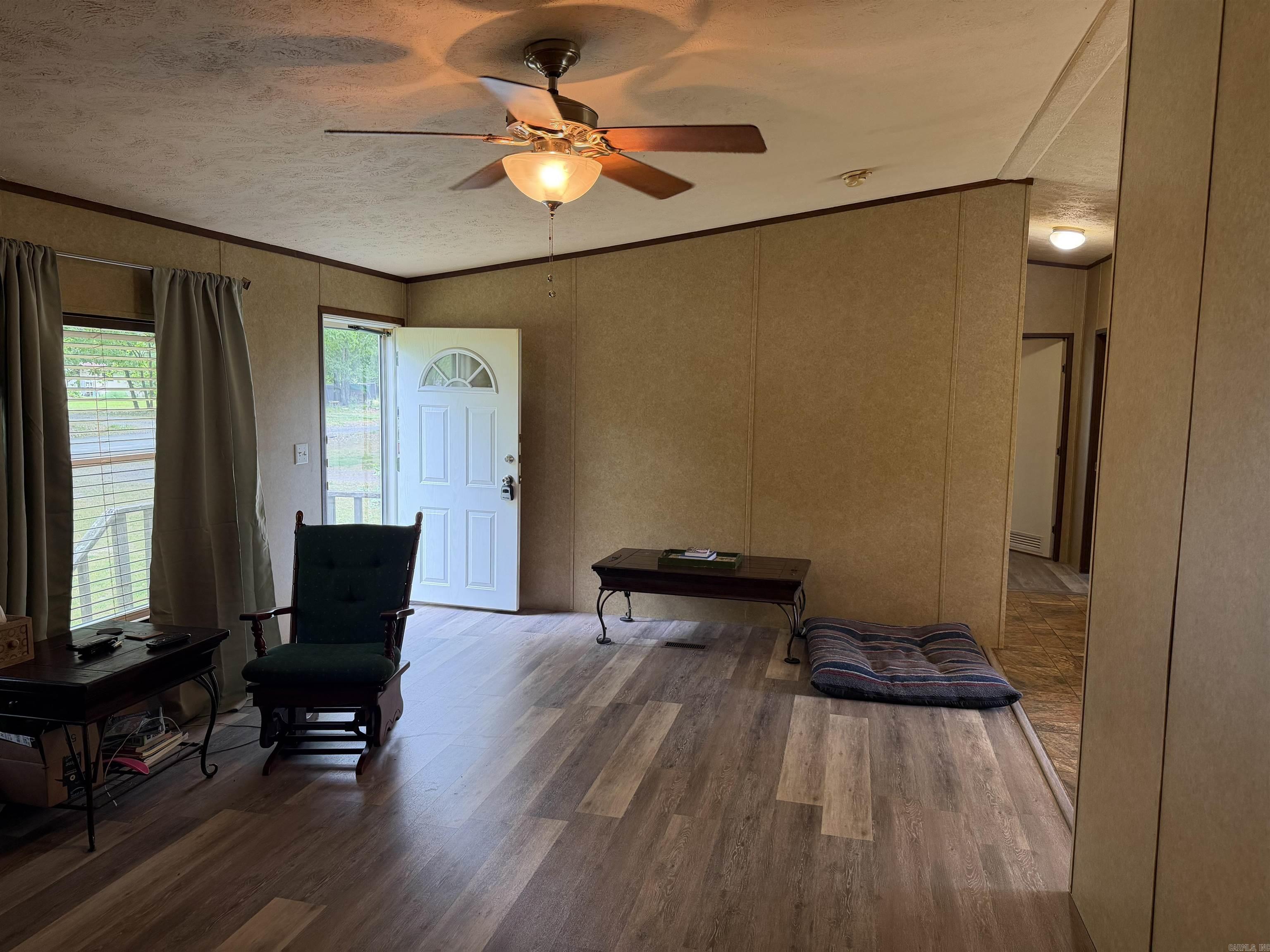 300 E Willis Property Photo 17