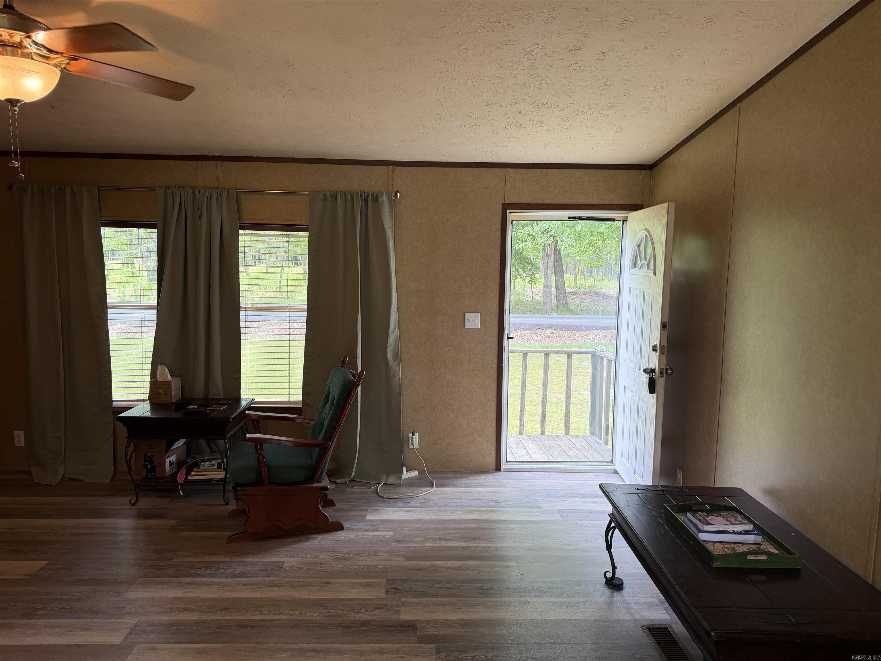 300 E Willis Property Photo 18