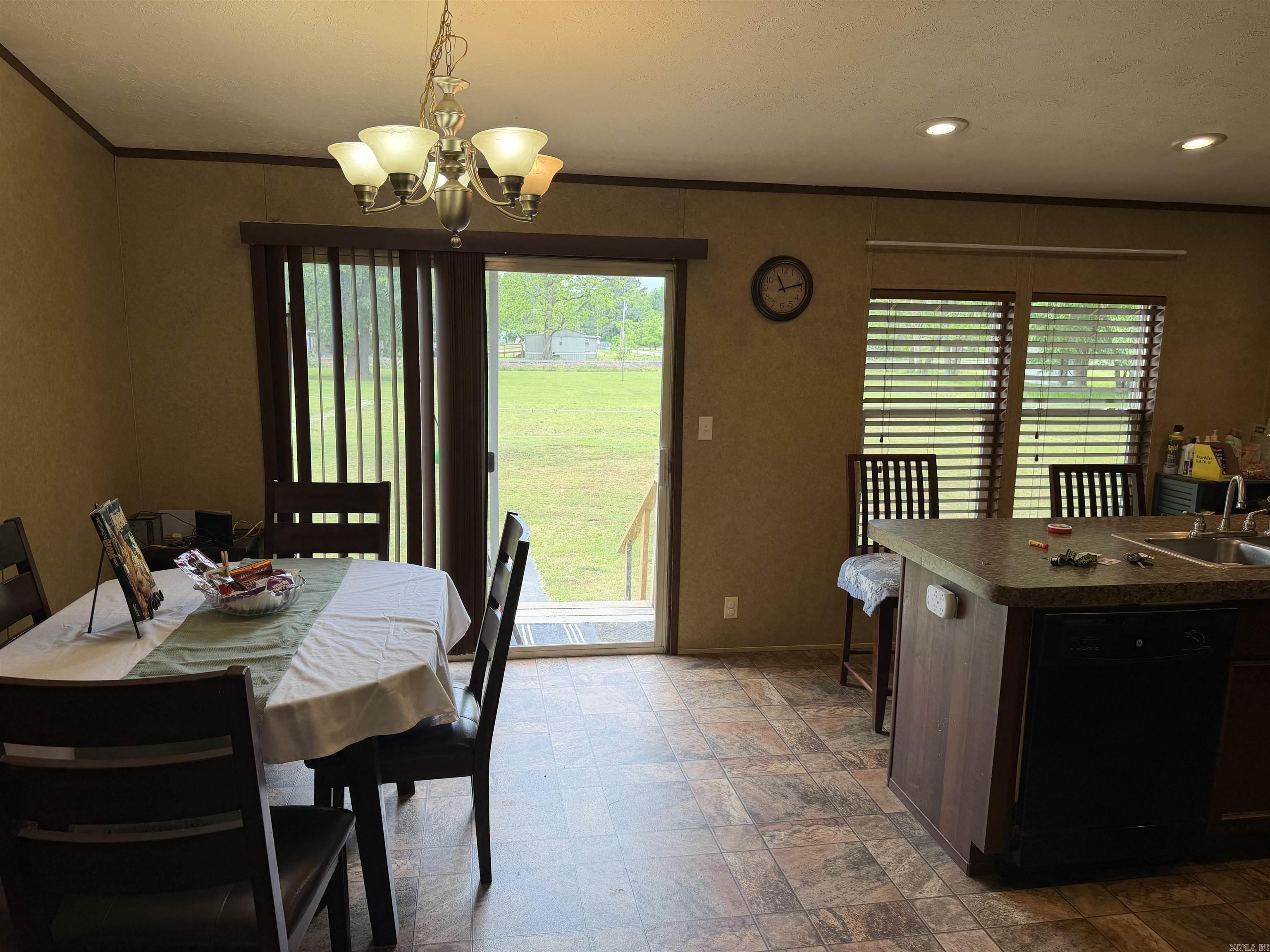 300 E Willis Property Photo 23