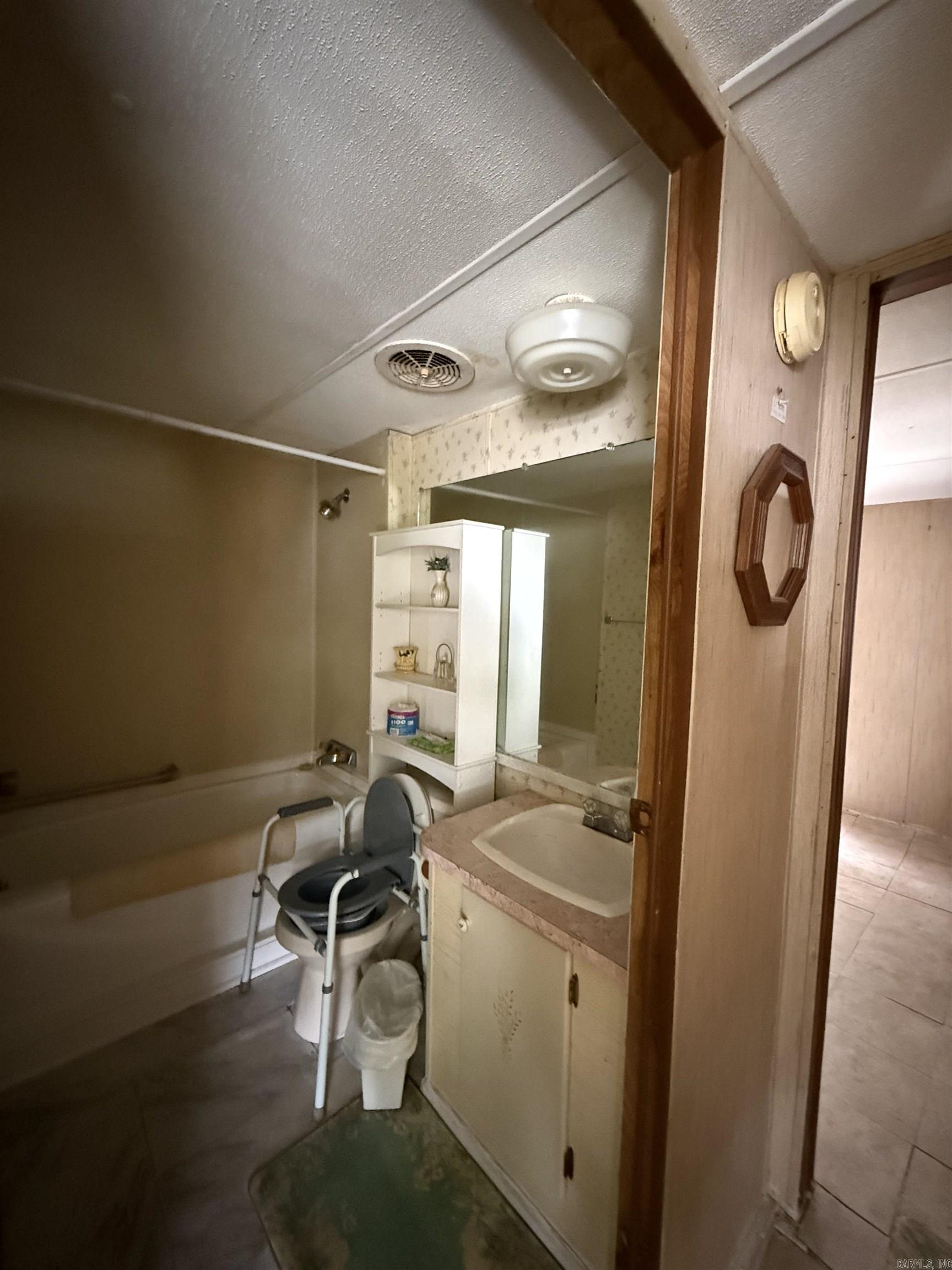 17623 Gene Road Property Photo 25