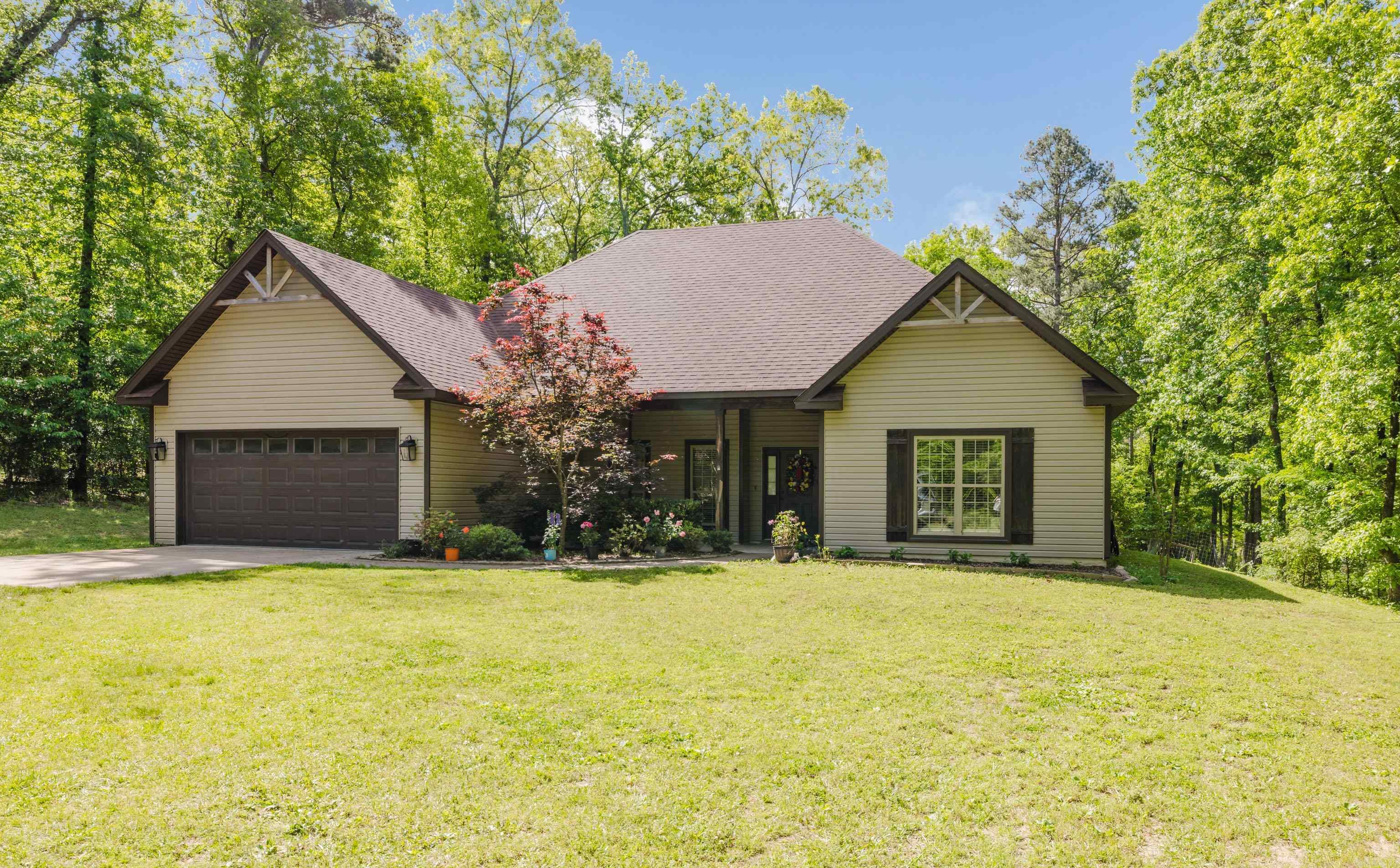 10676 Hinds Rd Property Photo 2