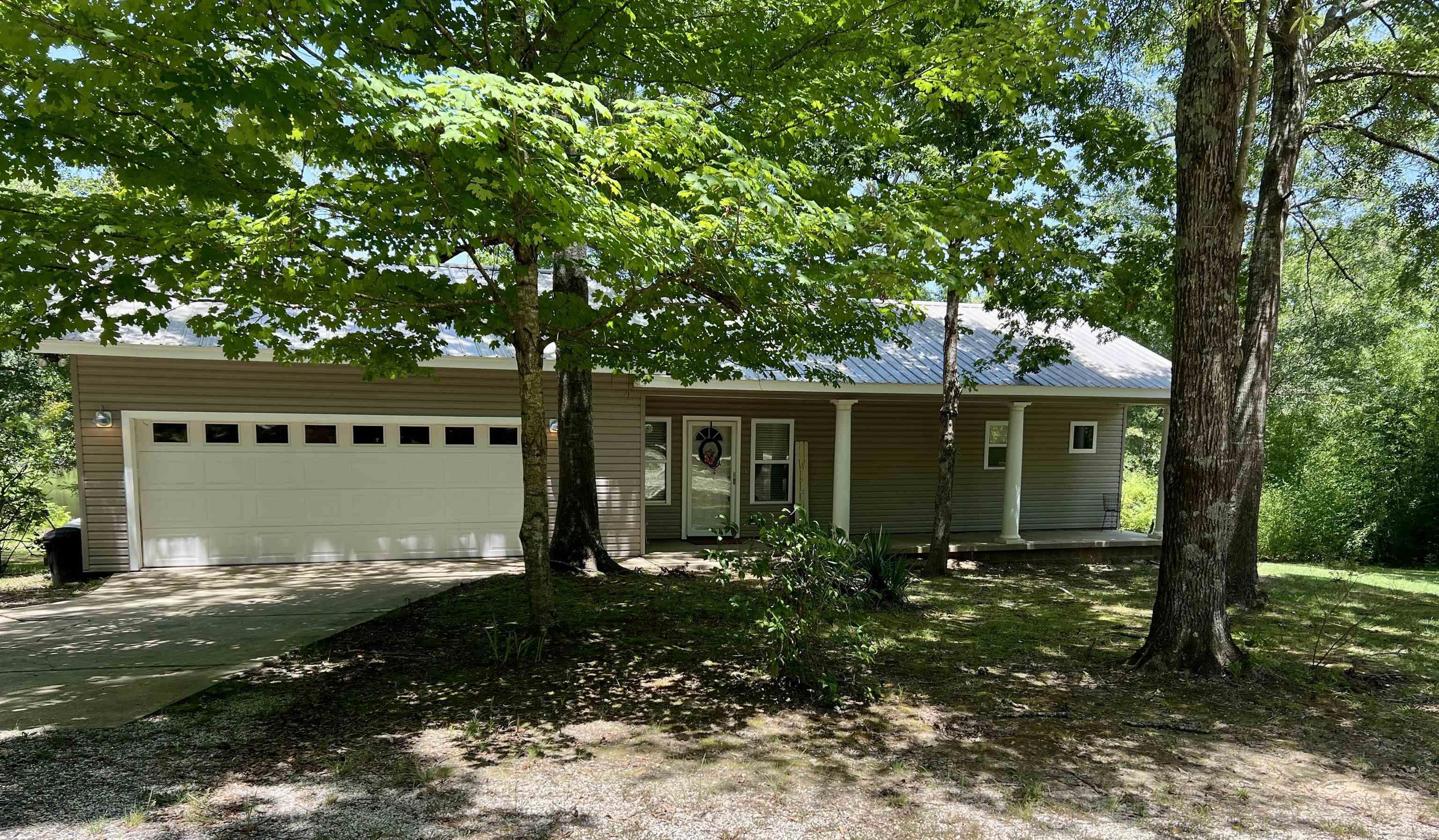 153 Thompson Road