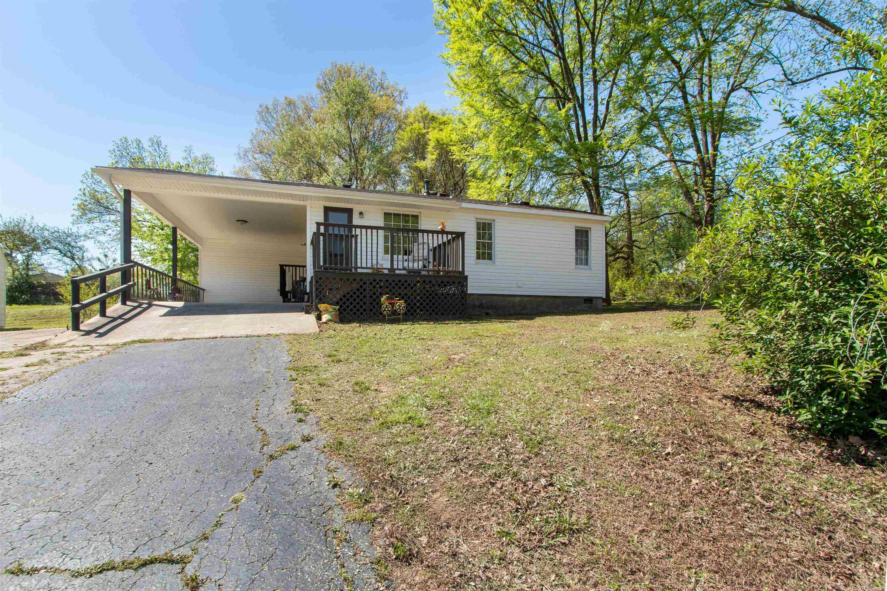 1205 Sims Ave Property Photo 2
