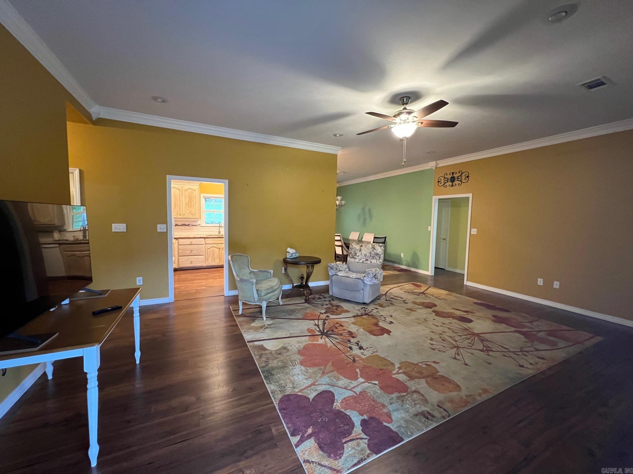 1707 Holloway Property Photo 4