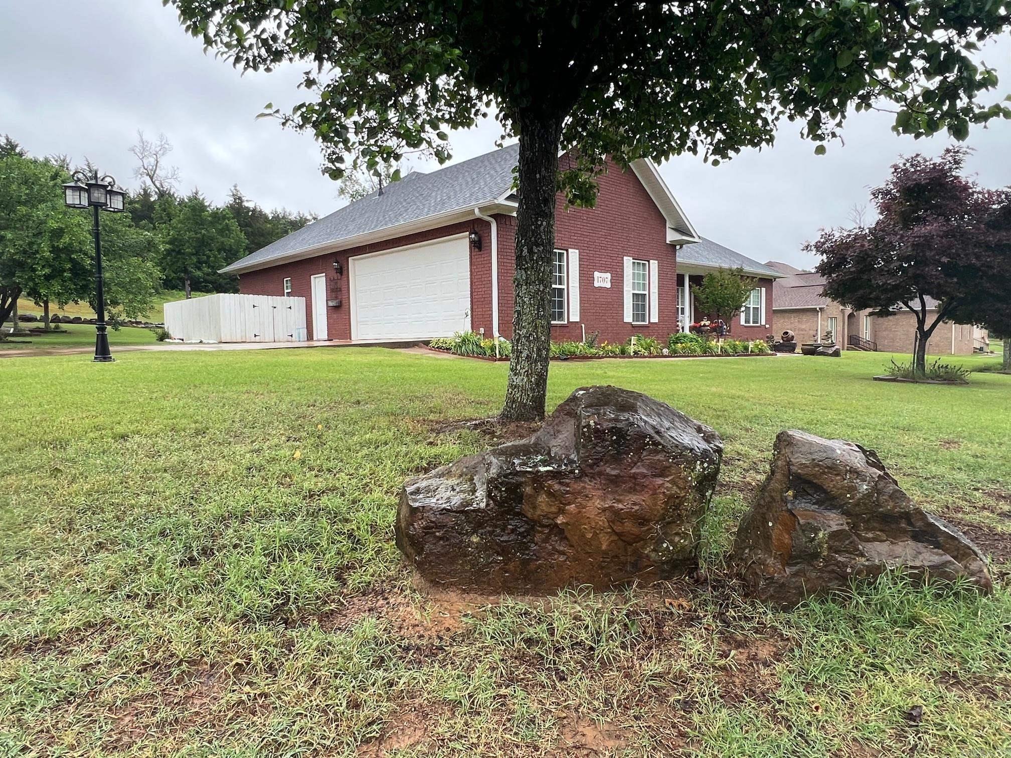 1707 Holloway Property Photo 39