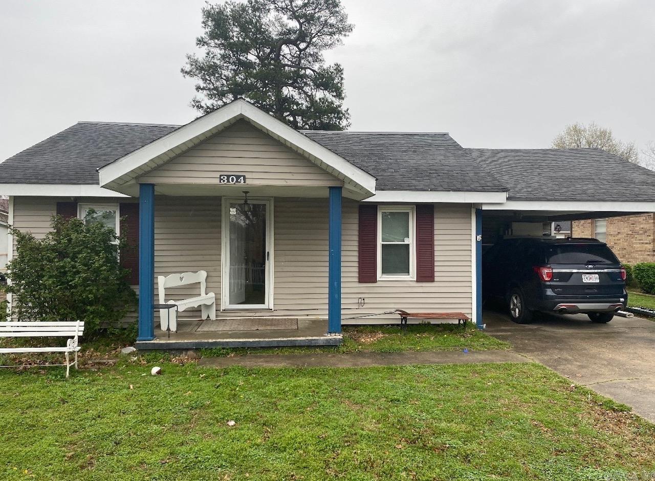 304 N Anderson Avenue Property Photo 1